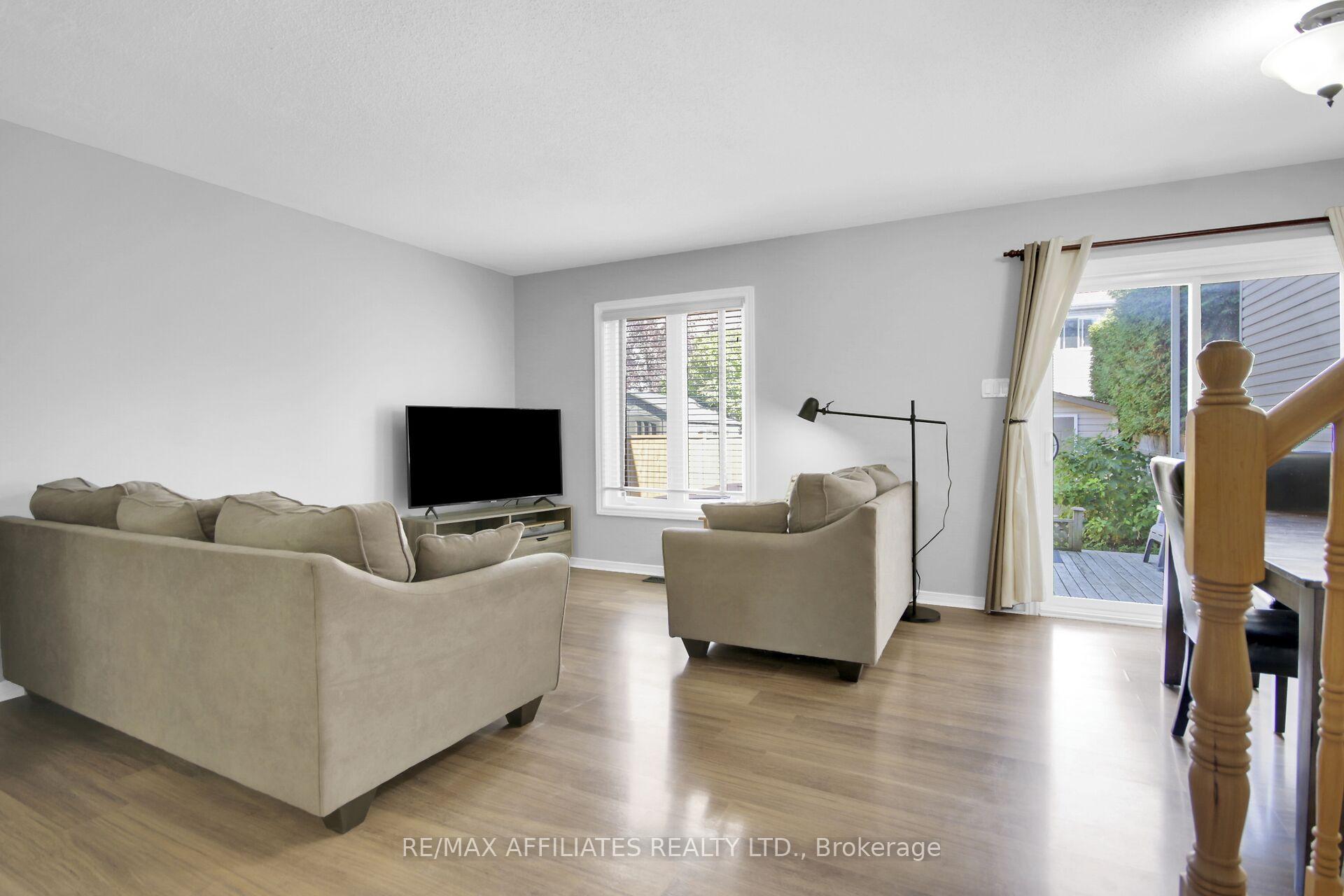 Photo 3 of 74 Markland Crescent, Ottawa, Barrhaven East — HOMEH