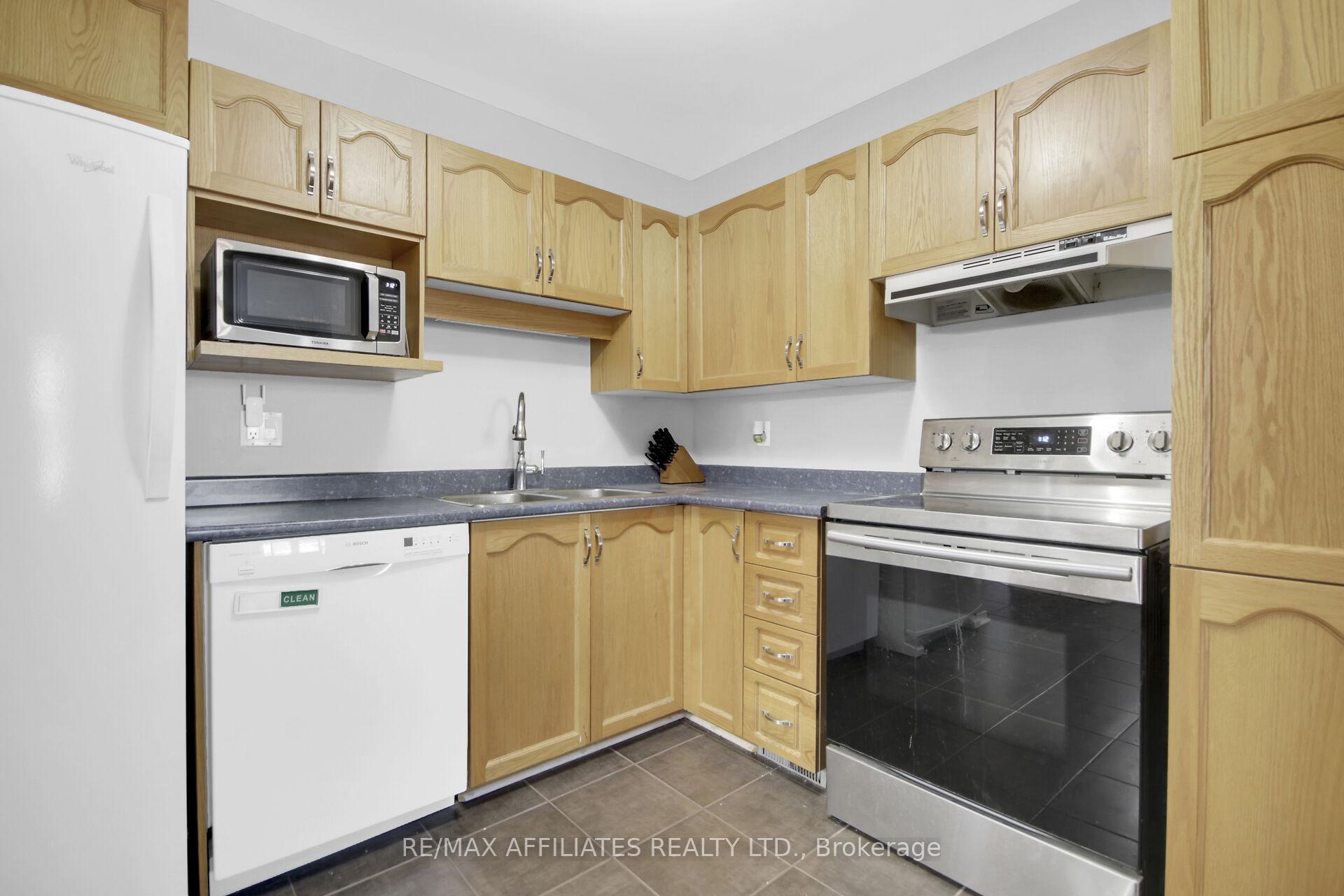 Photo 4 of 74 Markland Crescent, Ottawa, Barrhaven East — HOMEH