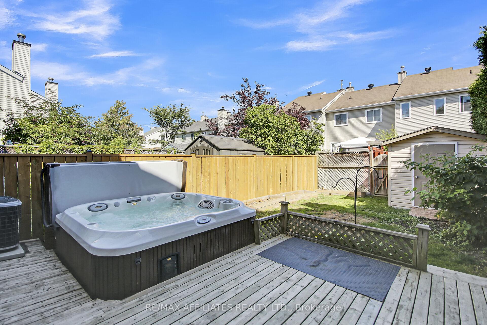 Photo 2 of 74 Markland Crescent, Ottawa, Barrhaven East — HOMEH
