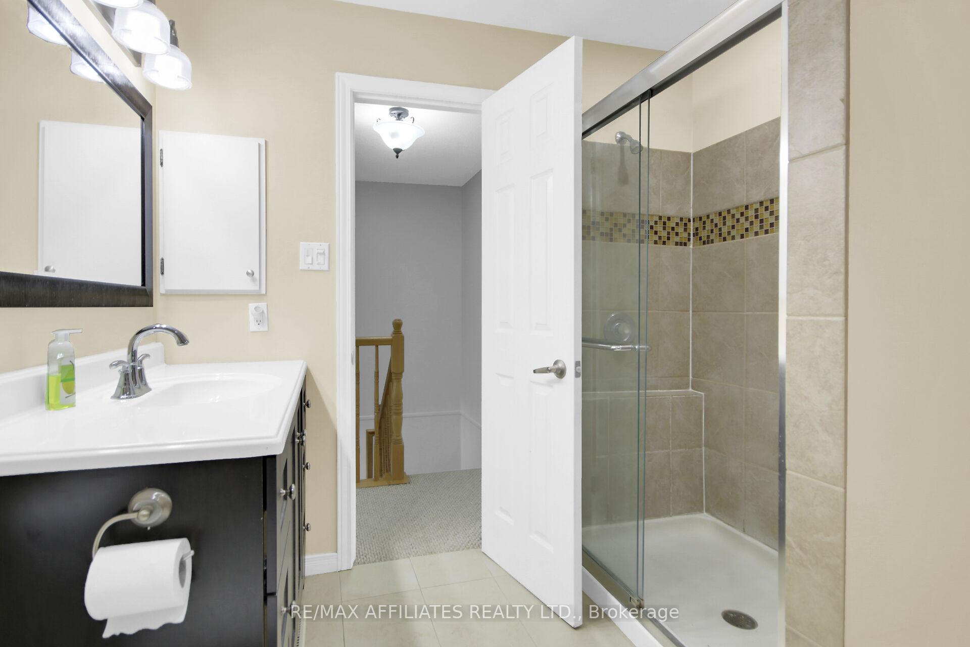 Photo 27 of 74 Markland Crescent, Ottawa, Barrhaven East — HOMEH