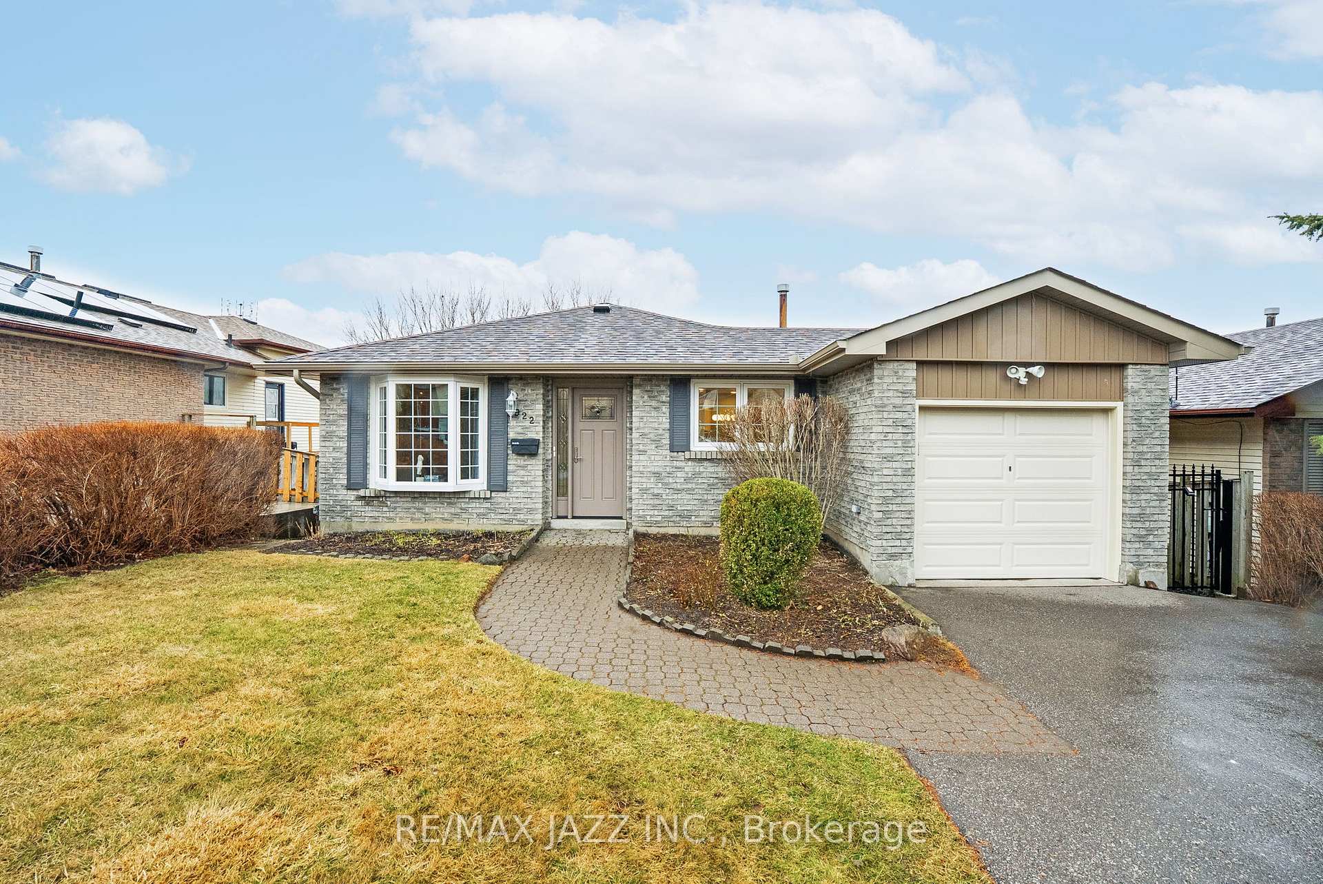 Photo 1 of 922 Southdown Drive, Oshawa, Donevan — HOMEH