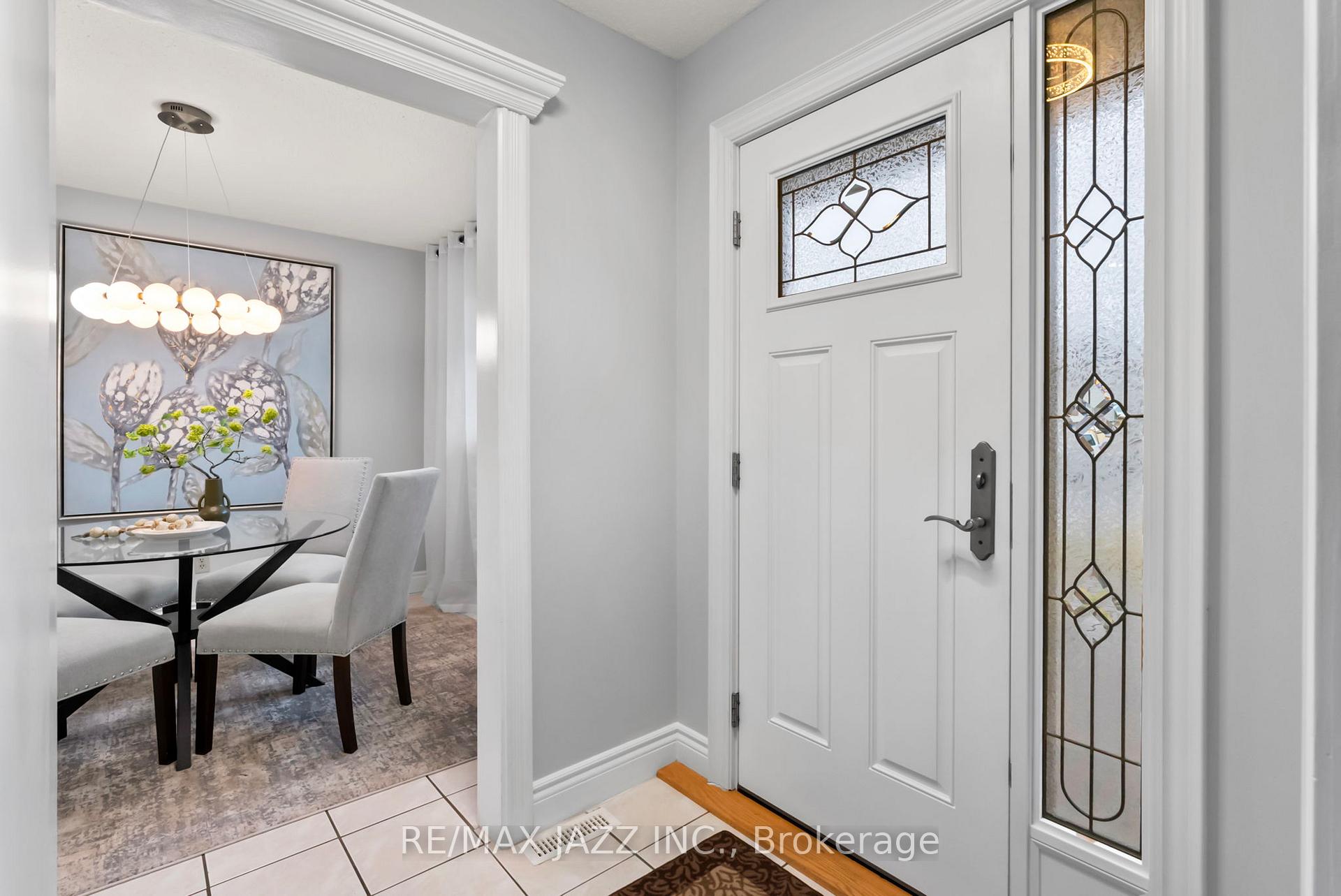 Photo 2 of 922 Southdown Drive, Oshawa, Donevan — HOMEH