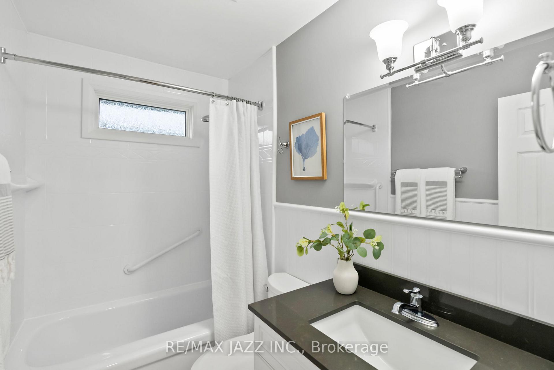 Photo 22 of 922 Southdown Drive, Oshawa, Donevan — HOMEH