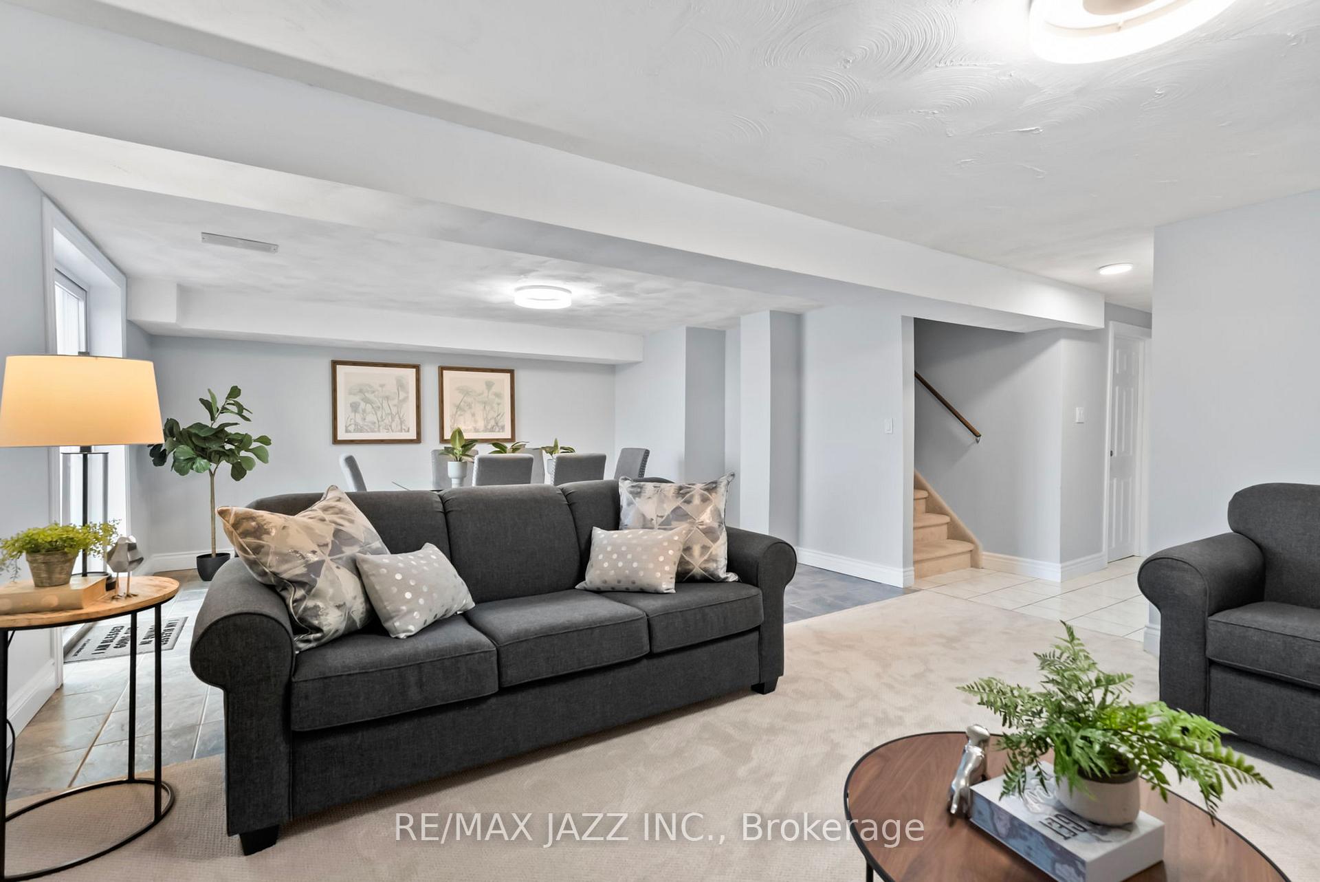 Photo 29 of 922 Southdown Drive, Oshawa, Donevan — HOMEH