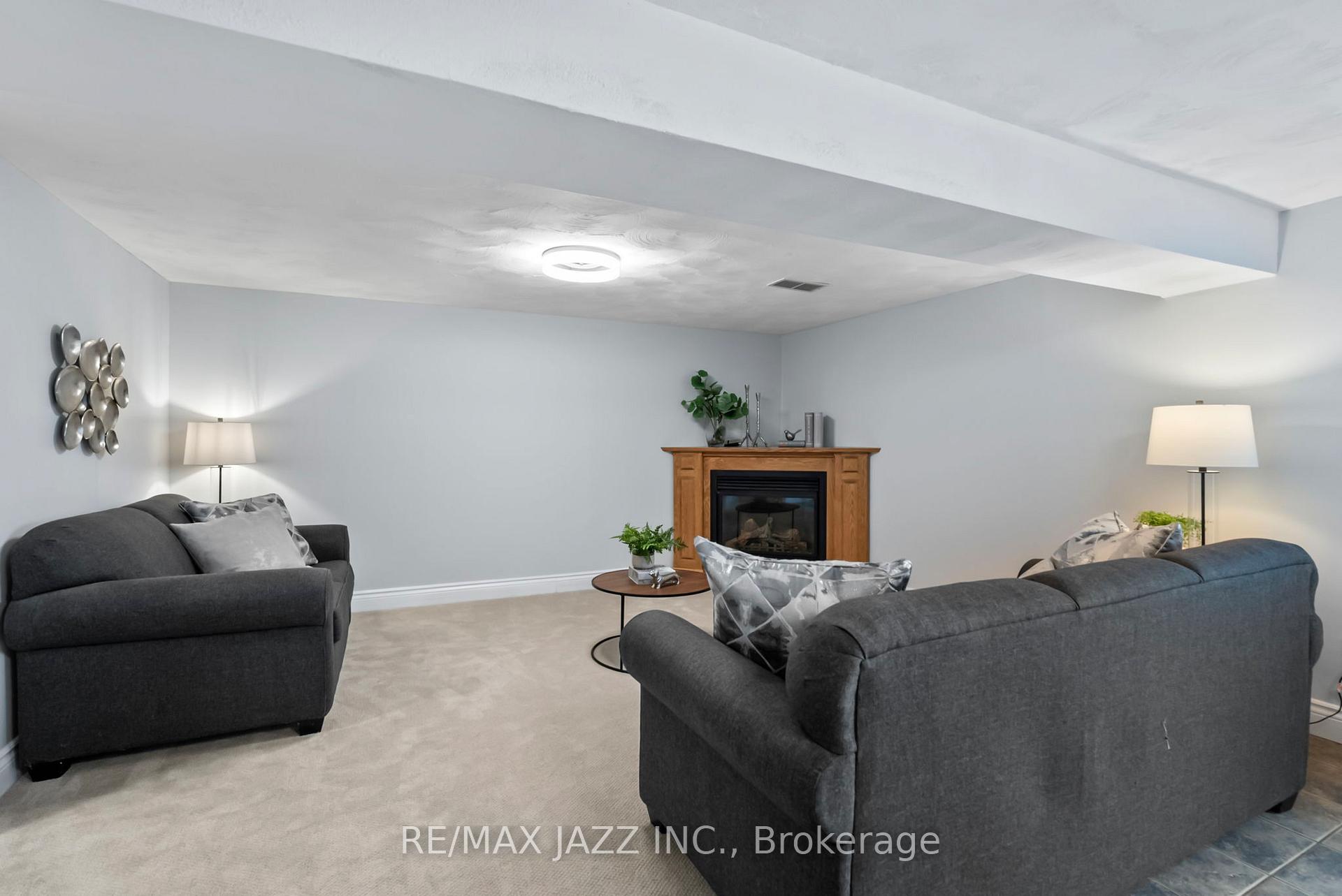Photo 30 of 922 Southdown Drive, Oshawa, Donevan — HOMEH