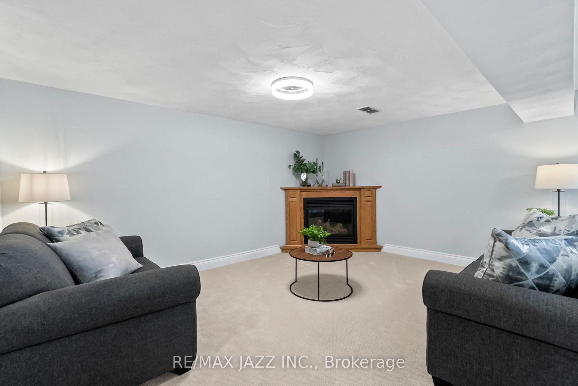 Photo 42 of 922 Southdown Drive, Oshawa, Donevan — HOMEH