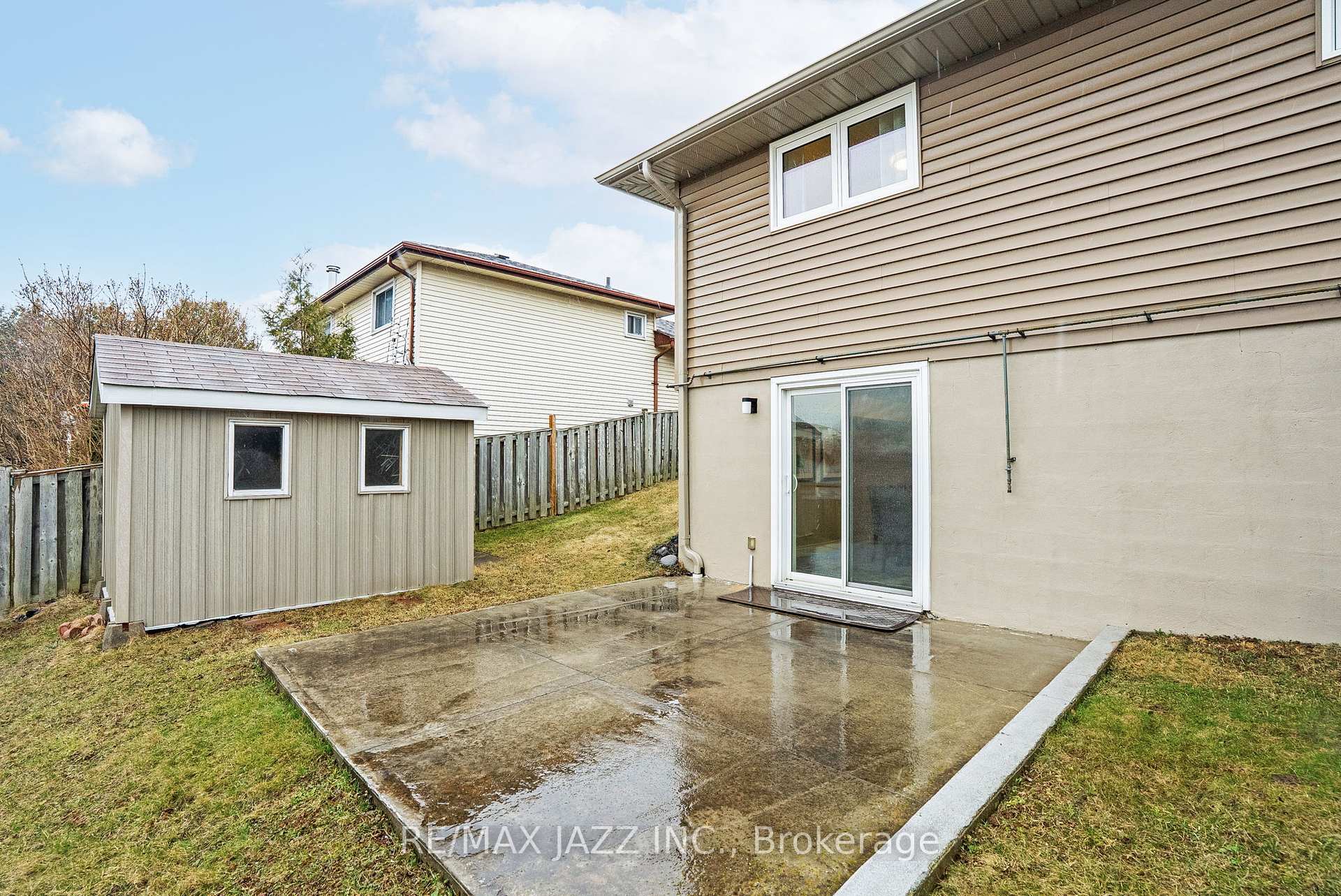 Photo 47 of 922 Southdown Drive, Oshawa, Donevan — HOMEH