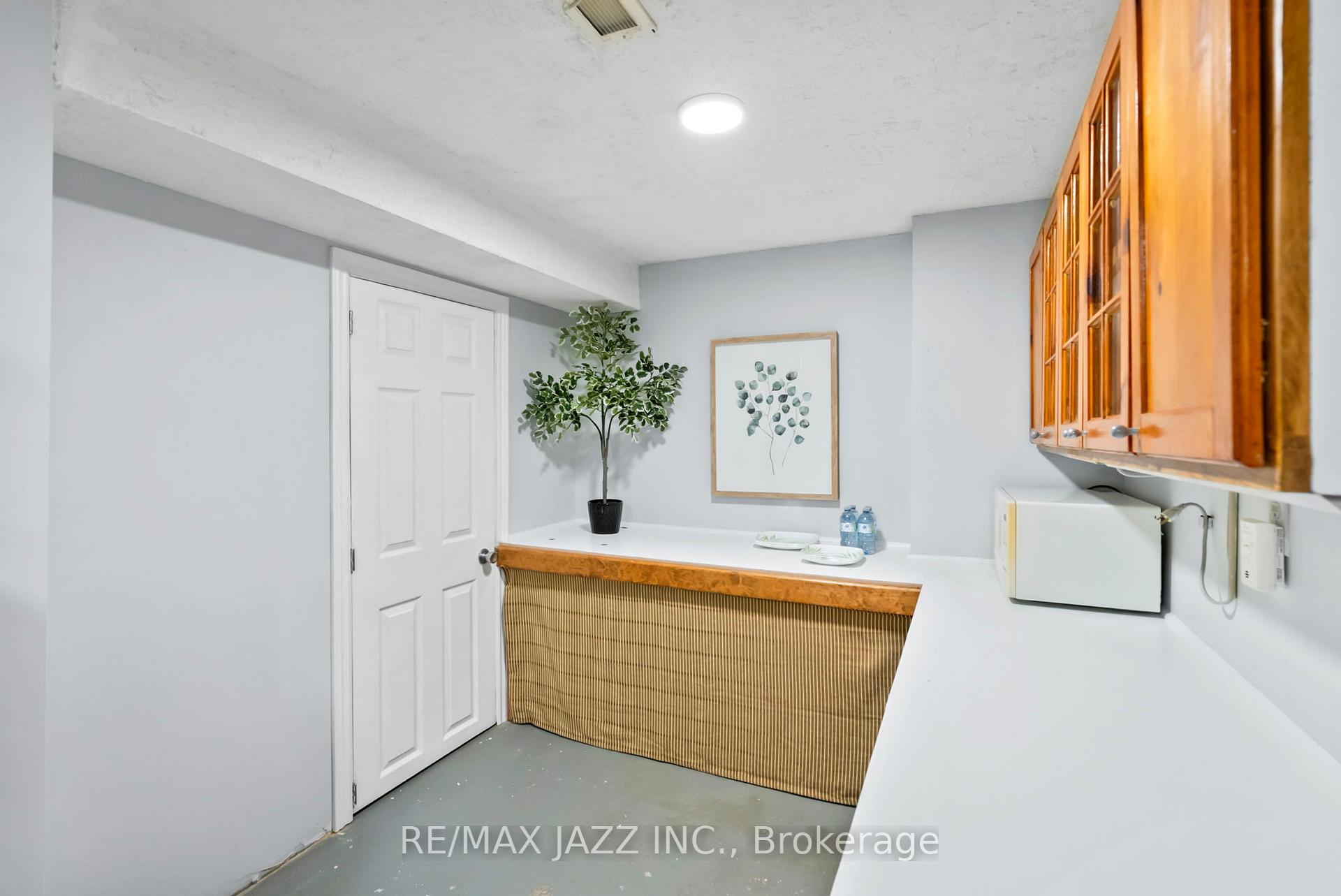 Photo 49 of 922 Southdown Drive, Oshawa, Donevan — HOMEH