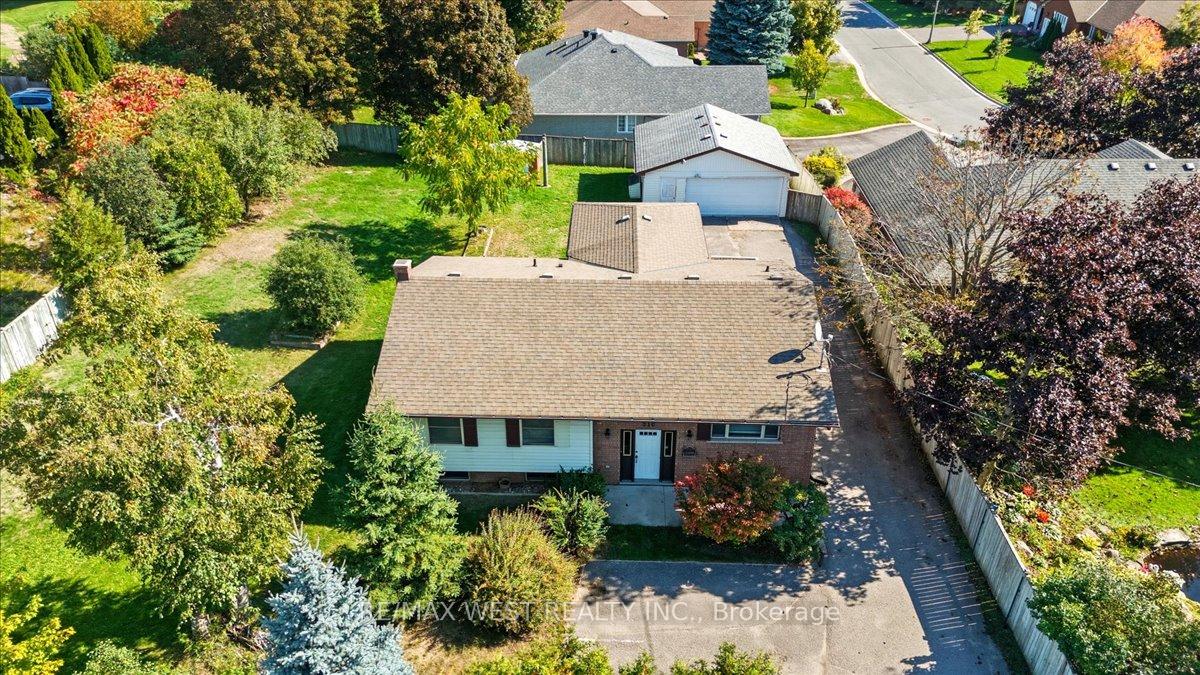 Photo 2 of 816 Brealey Drive, Peterborough, Otonabee Ward 1 — HOMEH
