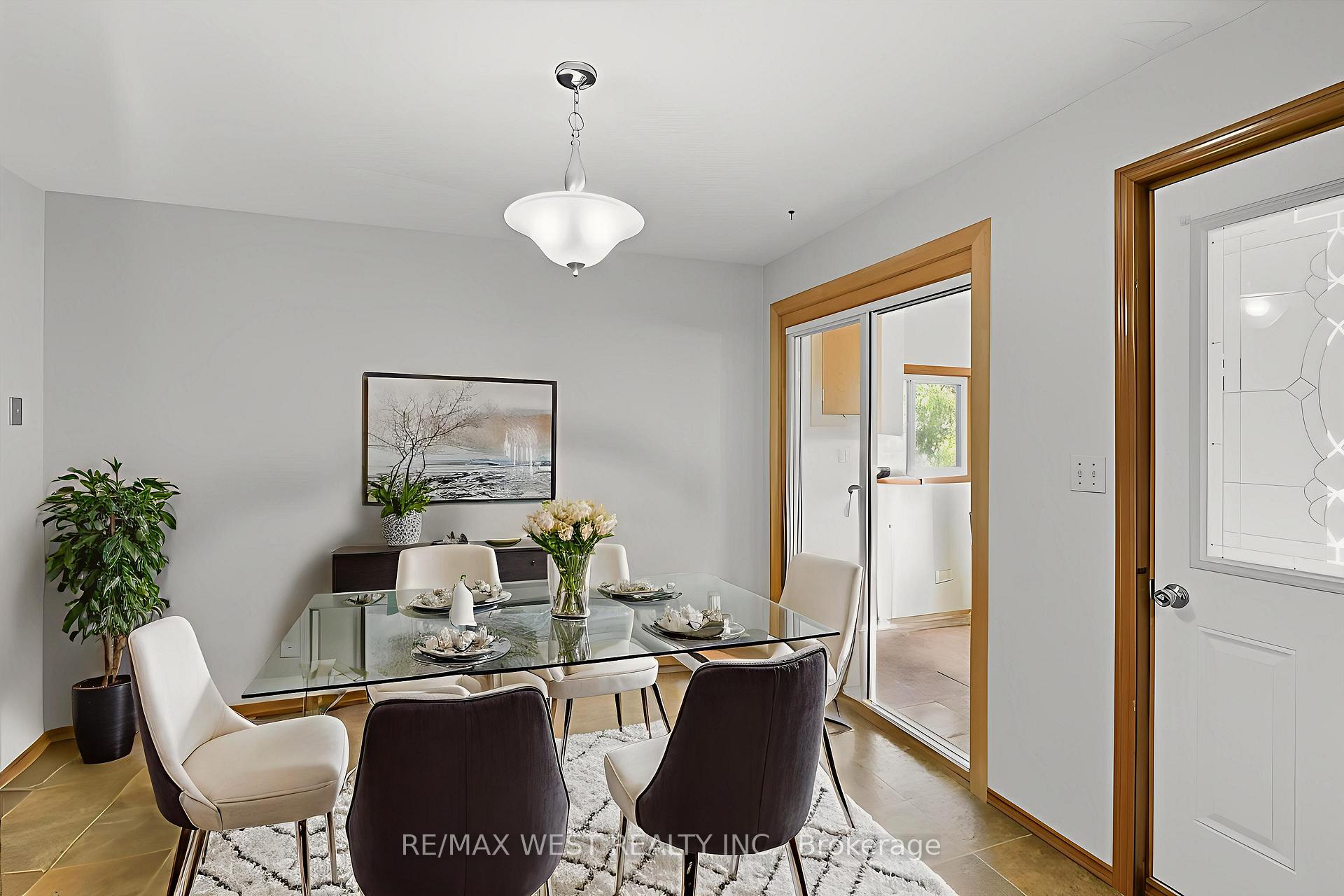 Photo 5 of 816 Brealey Drive, Peterborough, Otonabee Ward 1 — HOMEH