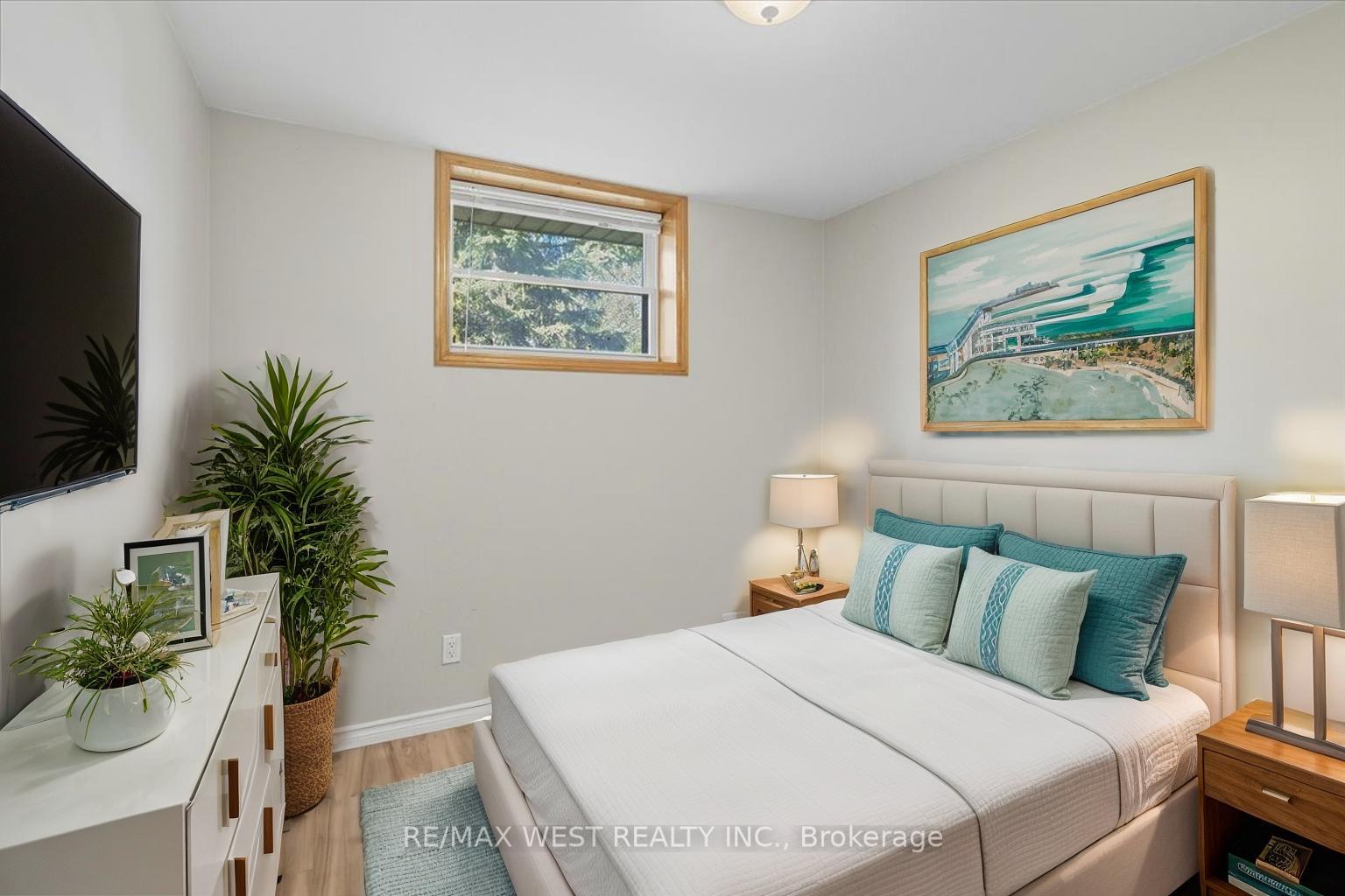 Photo 14 of 816 Brealey Drive, Peterborough, Otonabee Ward 1 — HOMEH