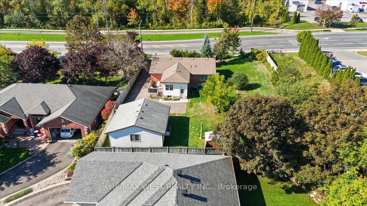 Photo 16 of 816 Brealey Drive, Peterborough, Otonabee Ward 1 — HOMEH