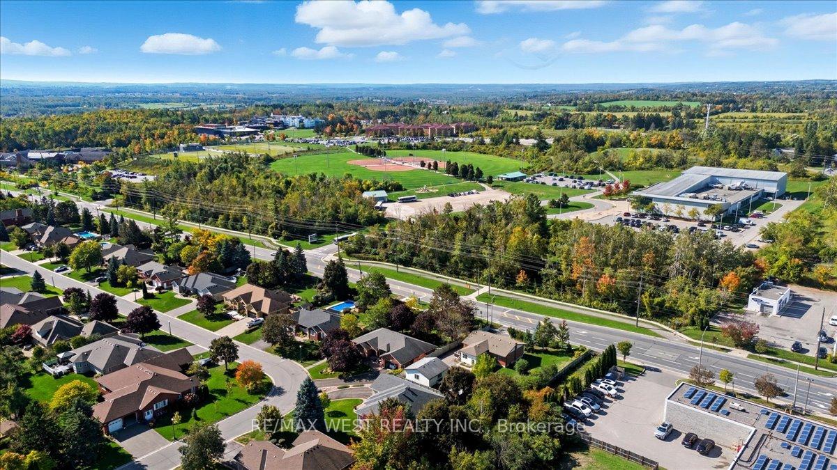 Photo 17 of 816 Brealey Drive, Peterborough, Otonabee Ward 1 — HOMEH