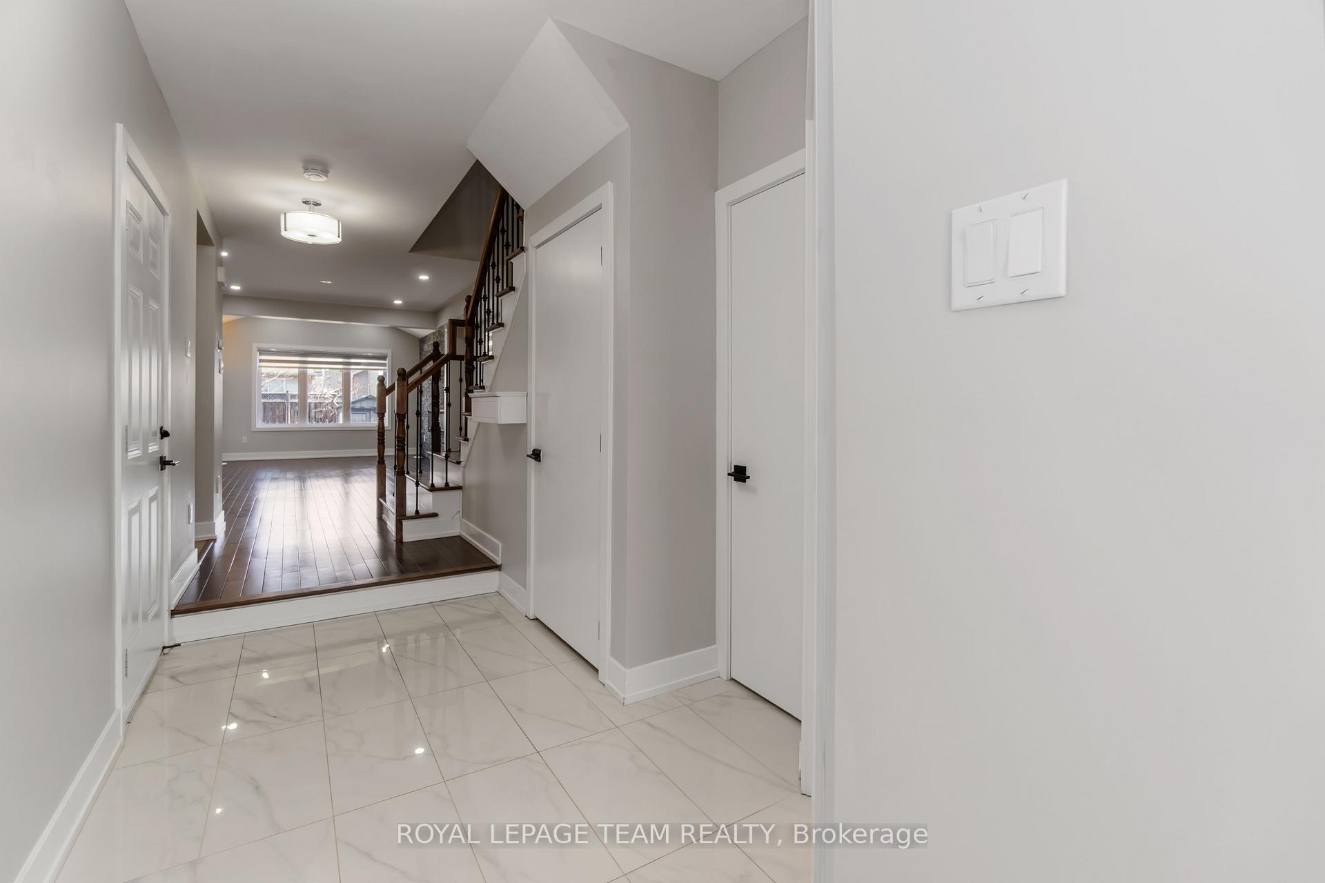 Photo 4 of 28 Moe Robillard Street, Arnprior — HOMEH