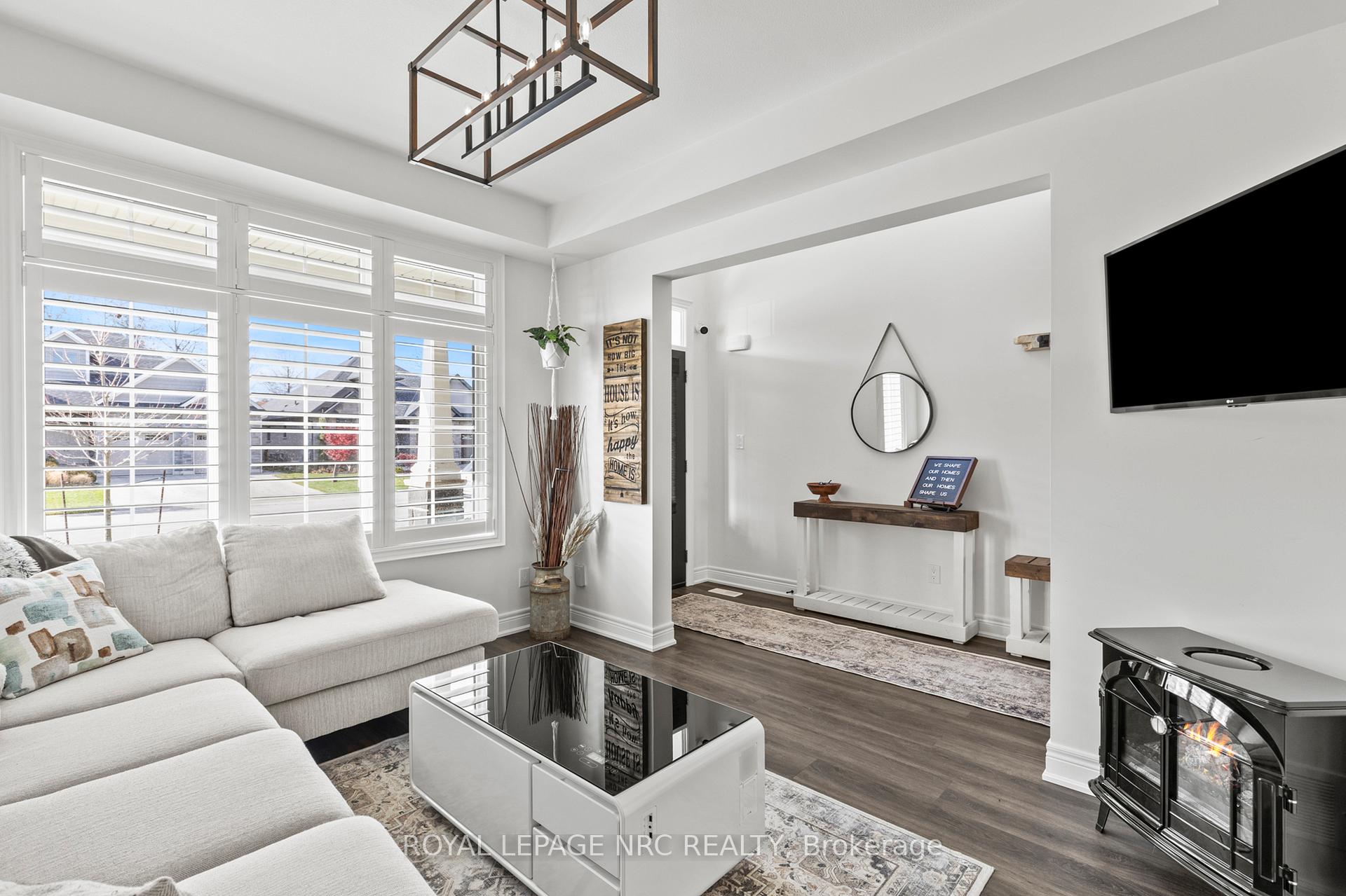 Photo 6 of 374 Julia Drive, Welland, Coyle Creek — HOMEH