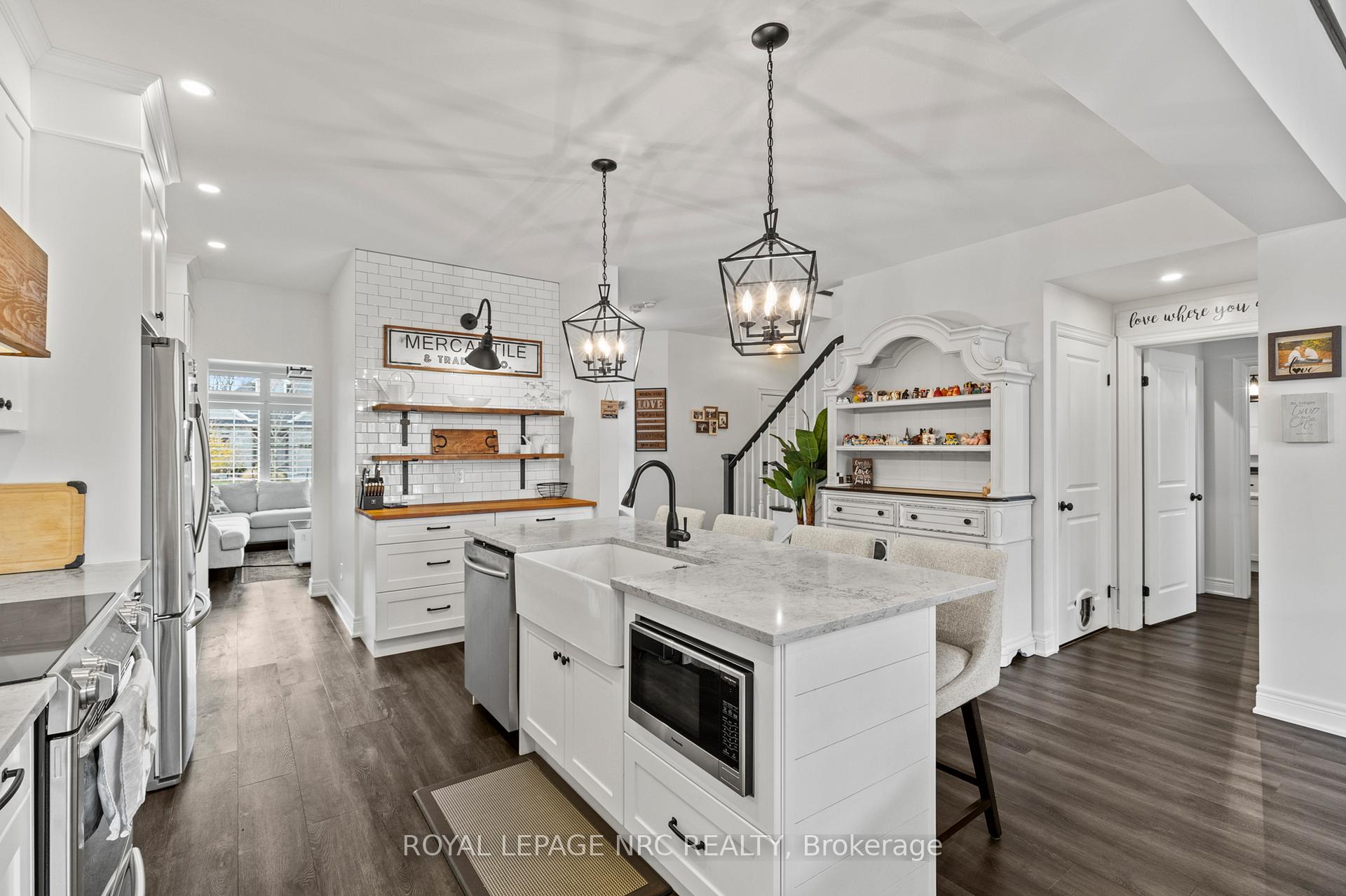Photo 10 of 374 Julia Drive, Welland, Coyle Creek — HOMEH