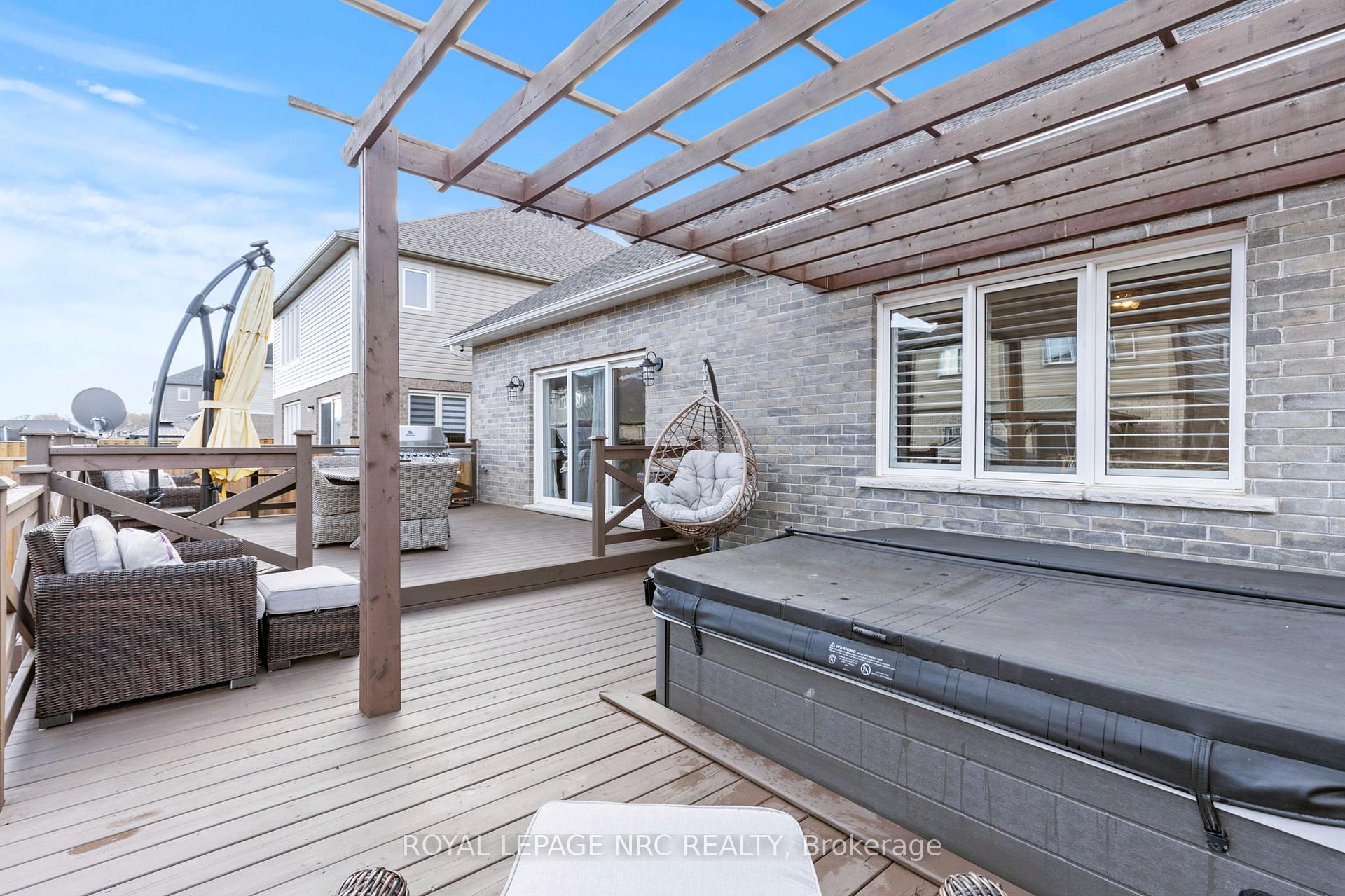 Photo 35 of 374 Julia Drive, Welland, Coyle Creek — HOMEH