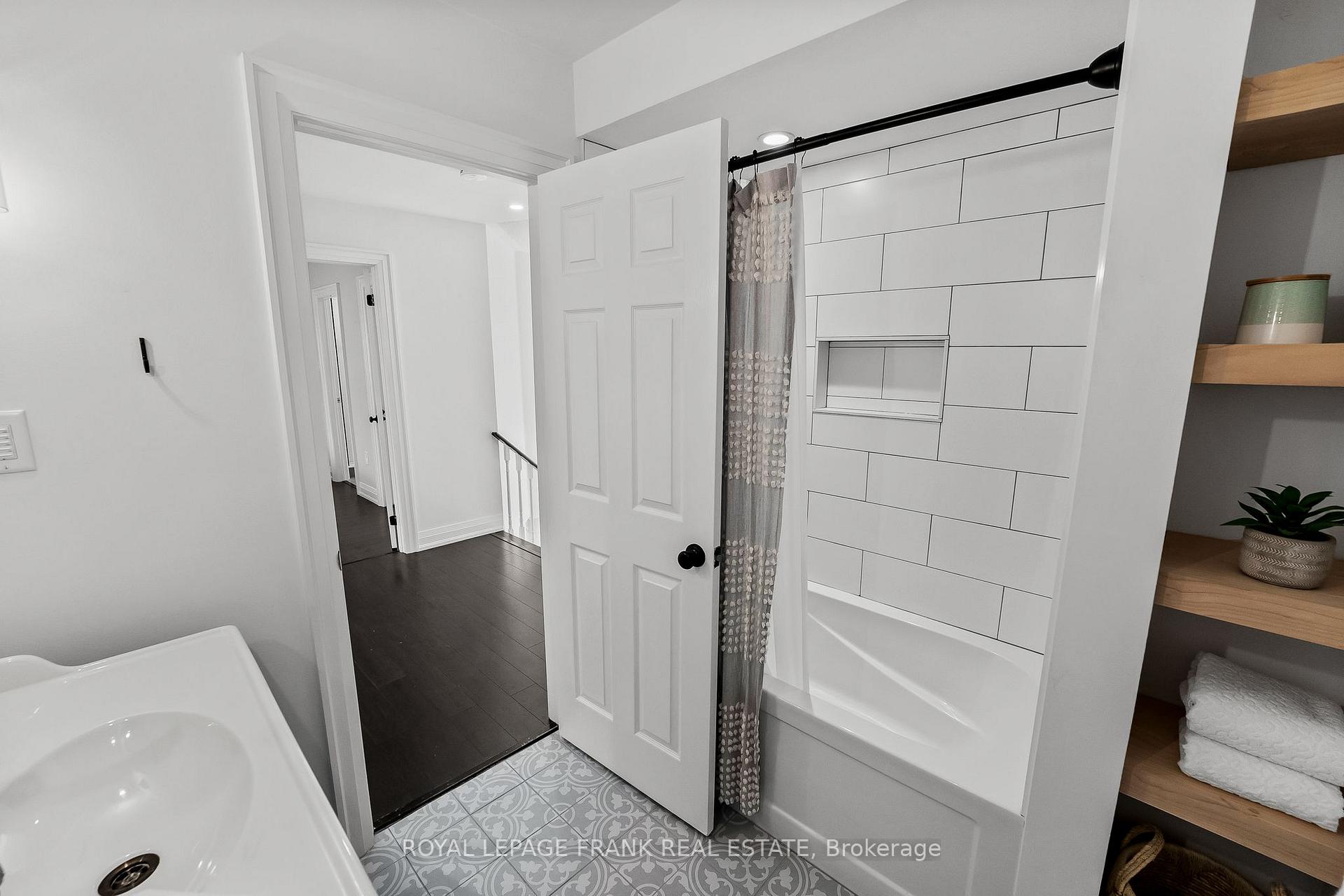 Photo 37 of 1465 Lyncroft Crescent, Oshawa, Taunton — HOMEH