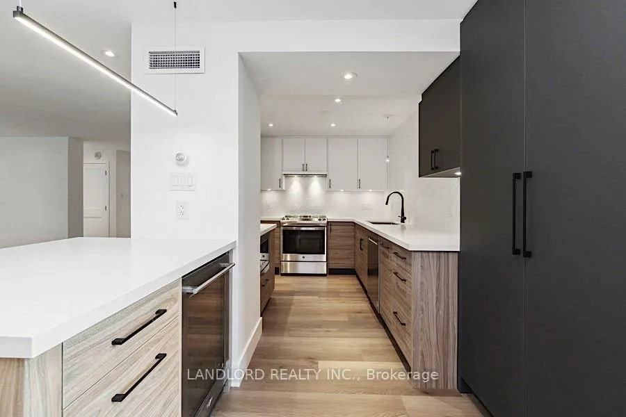 Photo 4 of Unit 705, 278 Bloor Street E, Toronto, Rosedale-Moore Park — HOMEH