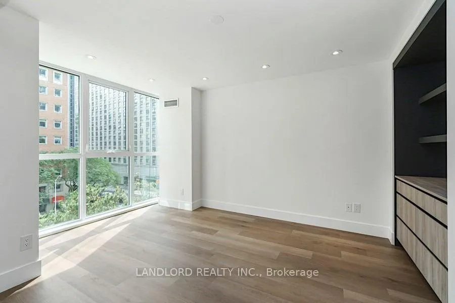 Photo 12 of Unit 705, 278 Bloor Street E, Toronto, Rosedale-Moore Park — HOMEH