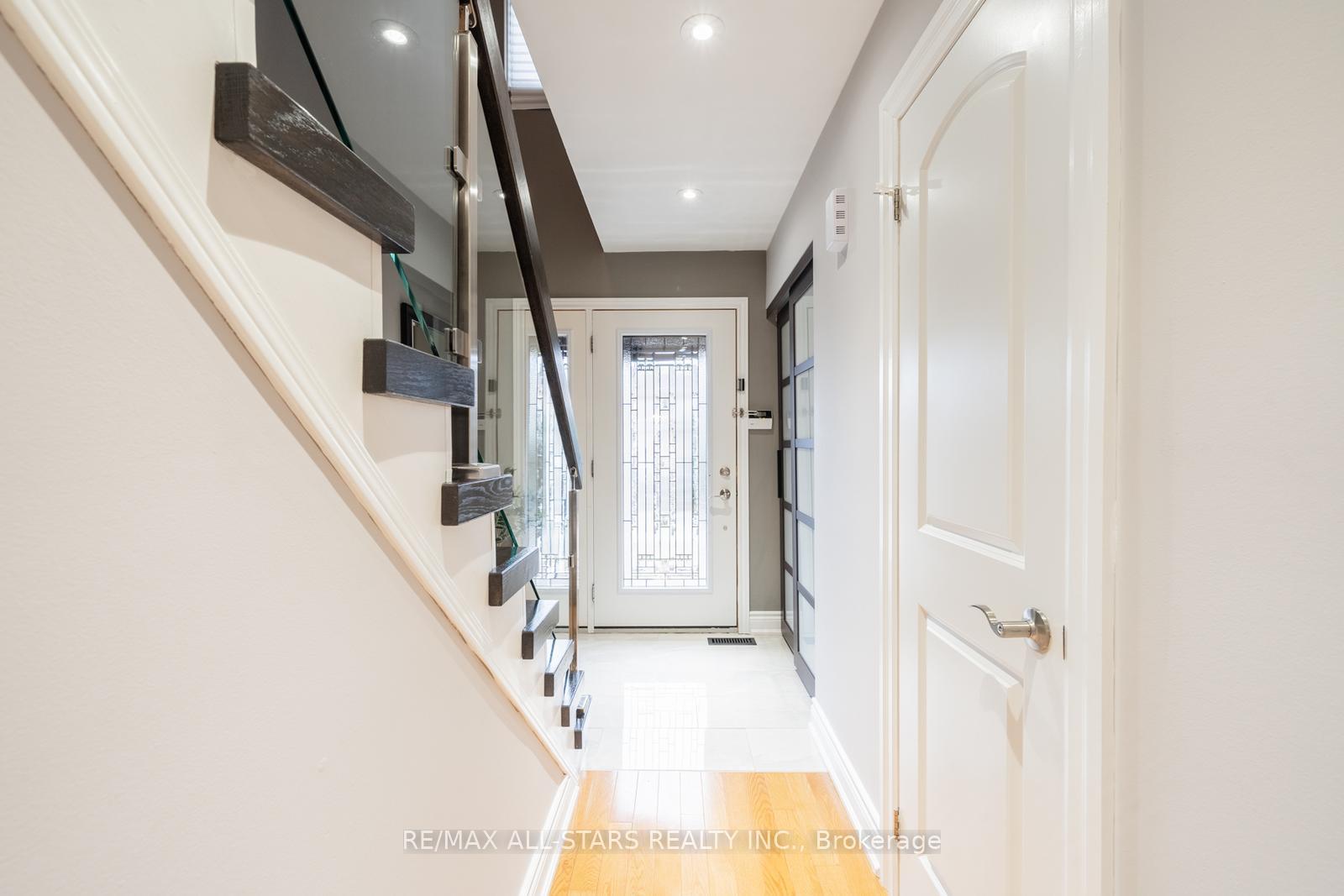 Photo 4 of 141 Timber Mill Avenue, Whitby, Williamsburg — HOMEH