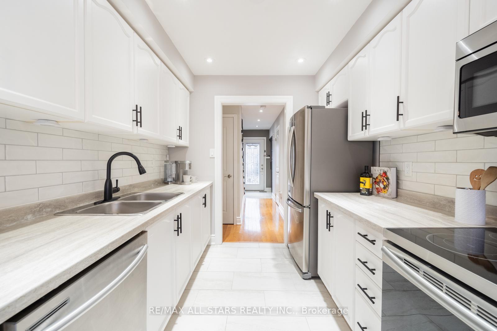 Photo 7 of 141 Timber Mill Avenue, Whitby, Williamsburg — HOMEH