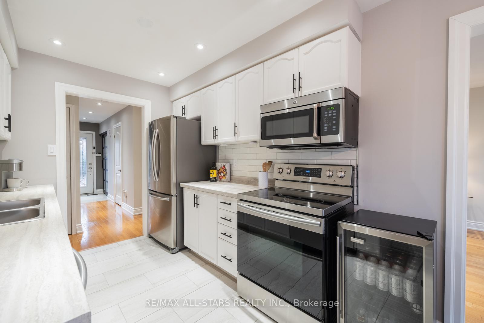 Photo 8 of 141 Timber Mill Avenue, Whitby, Williamsburg — HOMEH