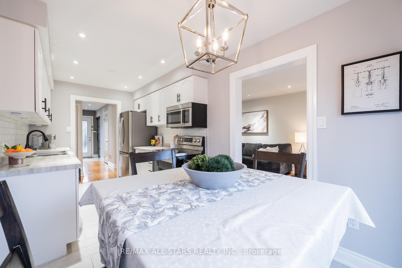 Photo 12 of 141 Timber Mill Avenue, Whitby, Williamsburg — HOMEH