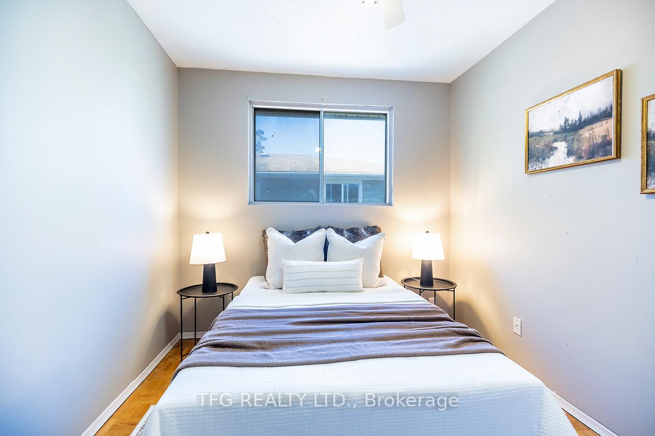 Photo 13 of 789 Crawford Drive, Peterborough, Otonabee Ward 1 — HOMEH