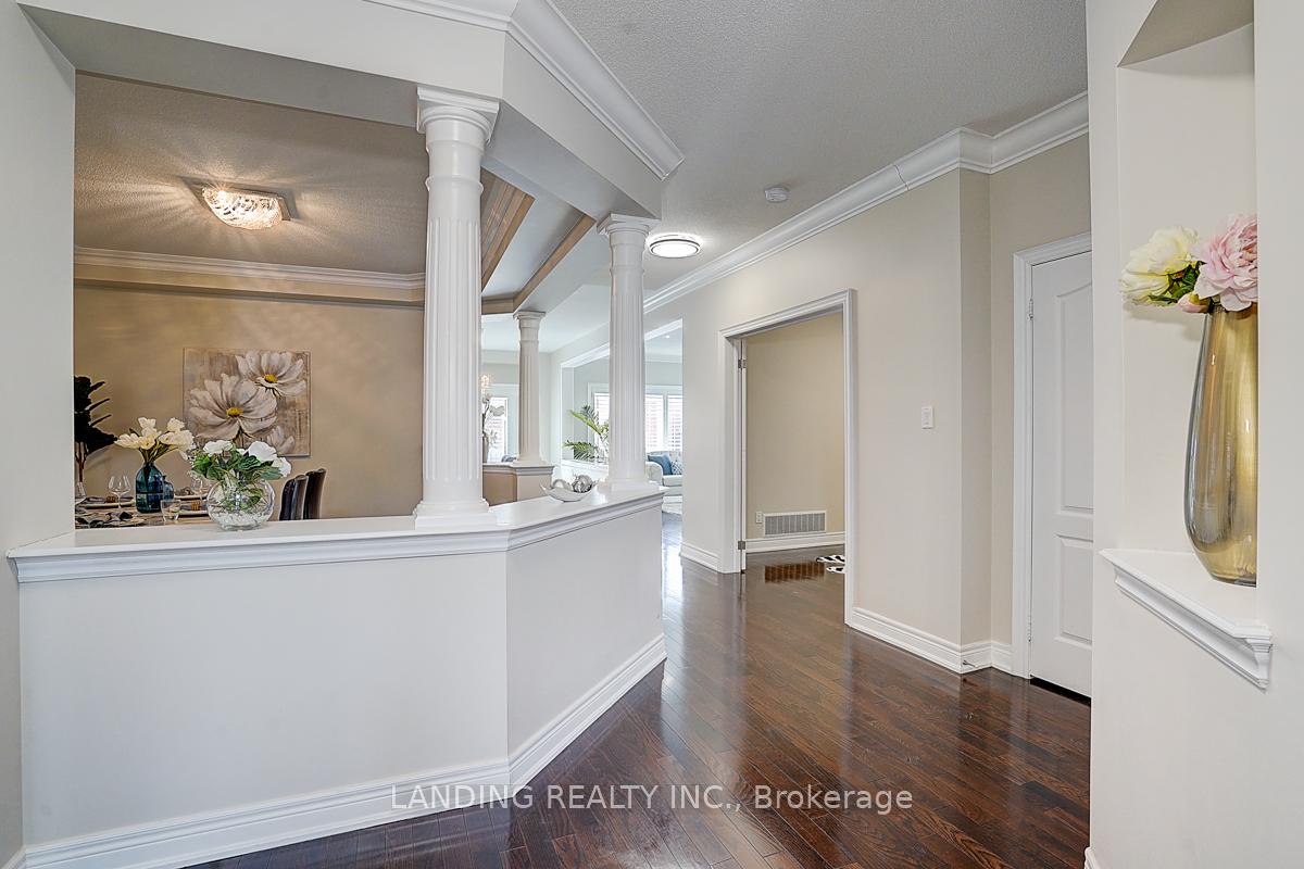 Photo 4 of 23 Daniel Bram Drive, Vaughan, Patterson — HOMEH