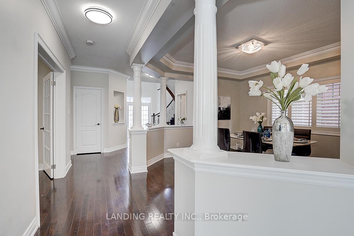 Photo 5 of 23 Daniel Bram Drive, Vaughan, Patterson — HOMEH
