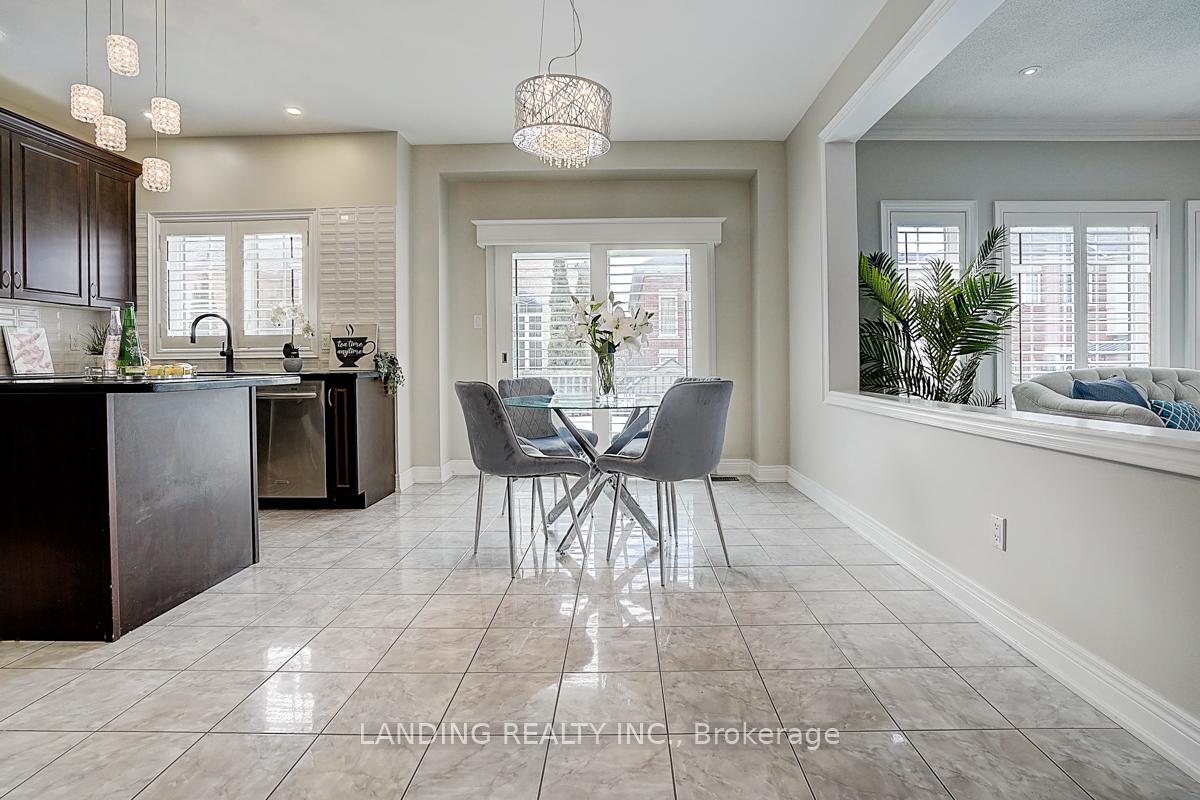 Photo 11 of 23 Daniel Bram Drive, Vaughan, Patterson — HOMEH