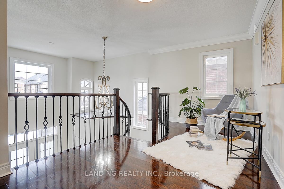 Photo 18 of 23 Daniel Bram Drive, Vaughan, Patterson — HOMEH