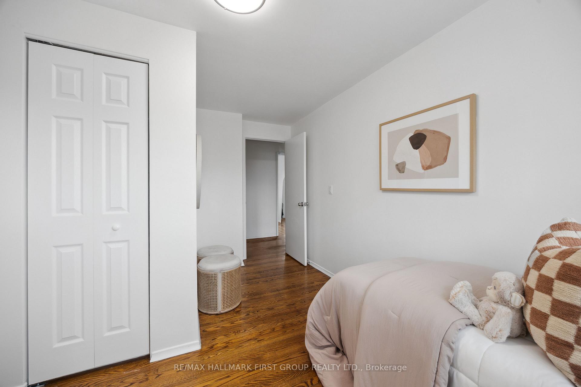 Photo 4 of 651 Radisson Avenue, Oshawa, Vanier — HOMEH