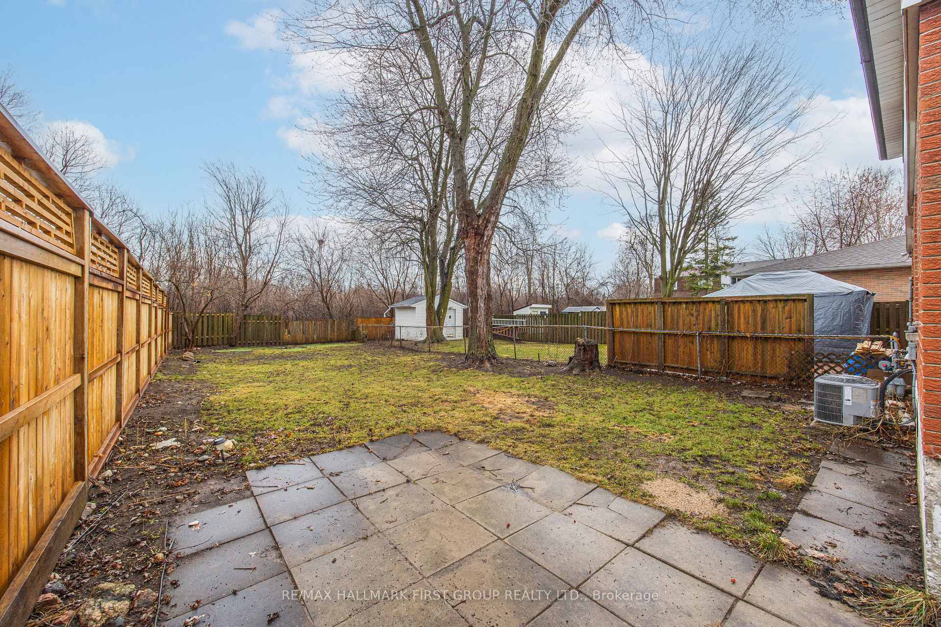 Photo 10 of 651 Radisson Avenue, Oshawa, Vanier — HOMEH