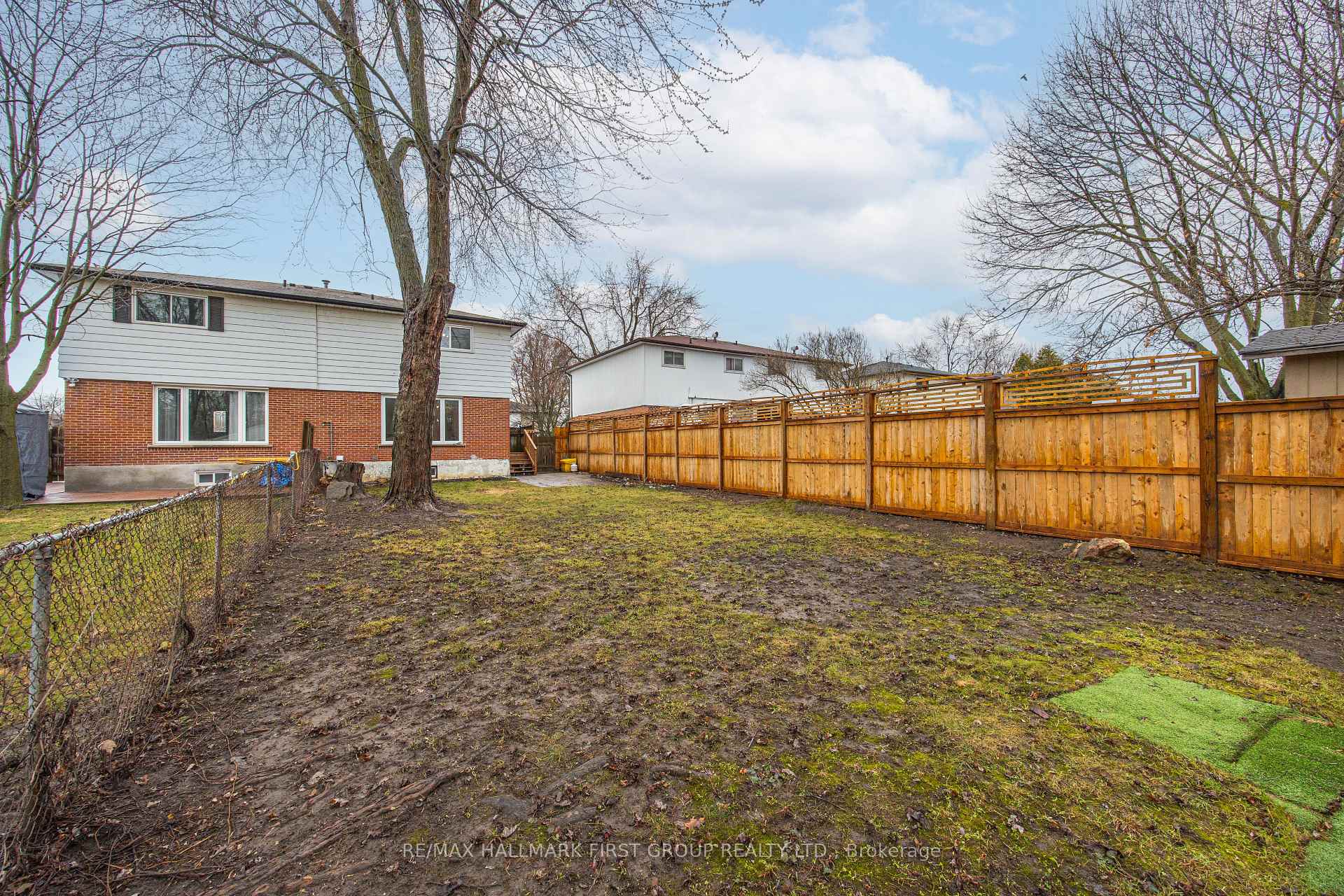 Photo 12 of 651 Radisson Avenue, Oshawa, Vanier — HOMEH