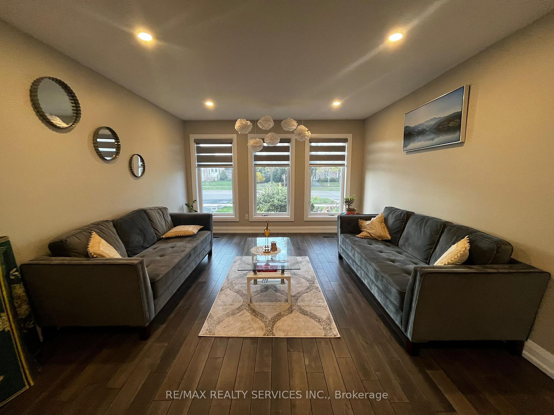 Photo 3 of 97 Wigwoss Drive, Vaughan, East Woodbridge — HOMEH