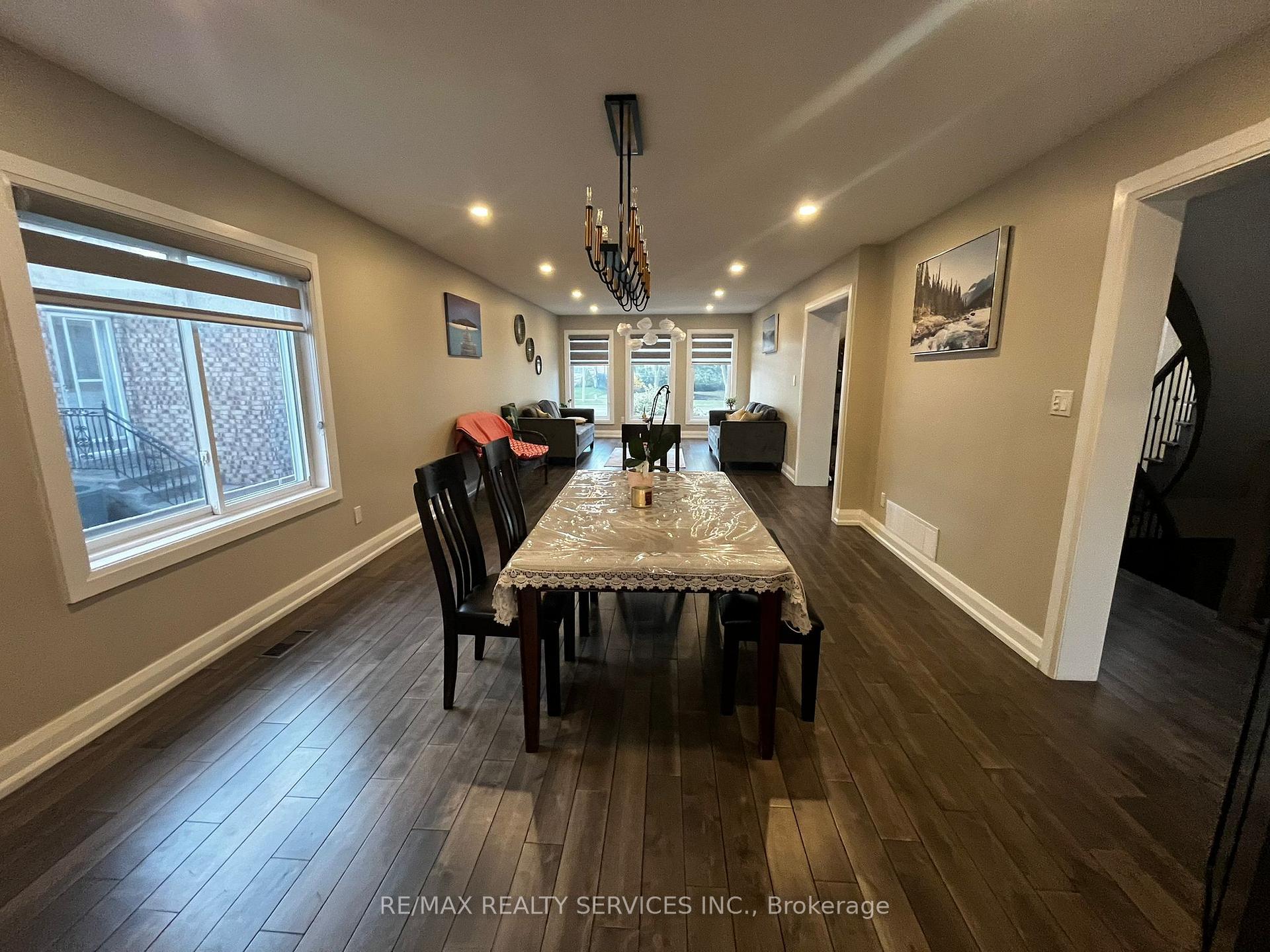 Photo 4 of 97 Wigwoss Drive, Vaughan, East Woodbridge — HOMEH