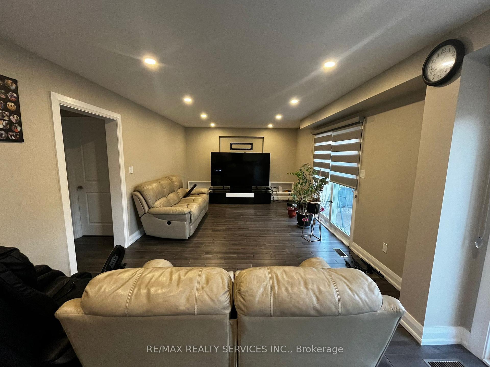 Photo 5 of 97 Wigwoss Drive, Vaughan, East Woodbridge — HOMEH