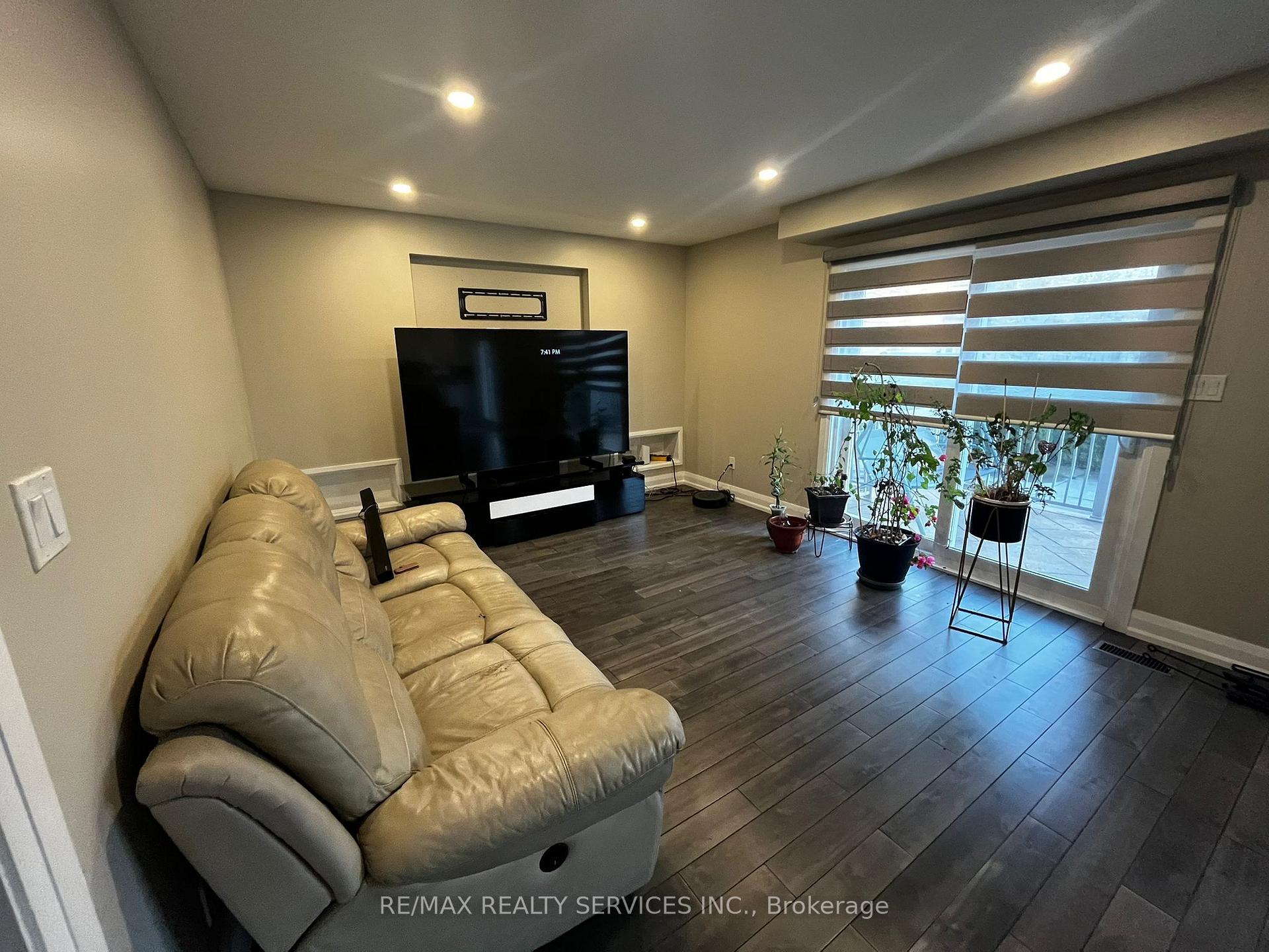 Photo 6 of 97 Wigwoss Drive, Vaughan, East Woodbridge — HOMEH