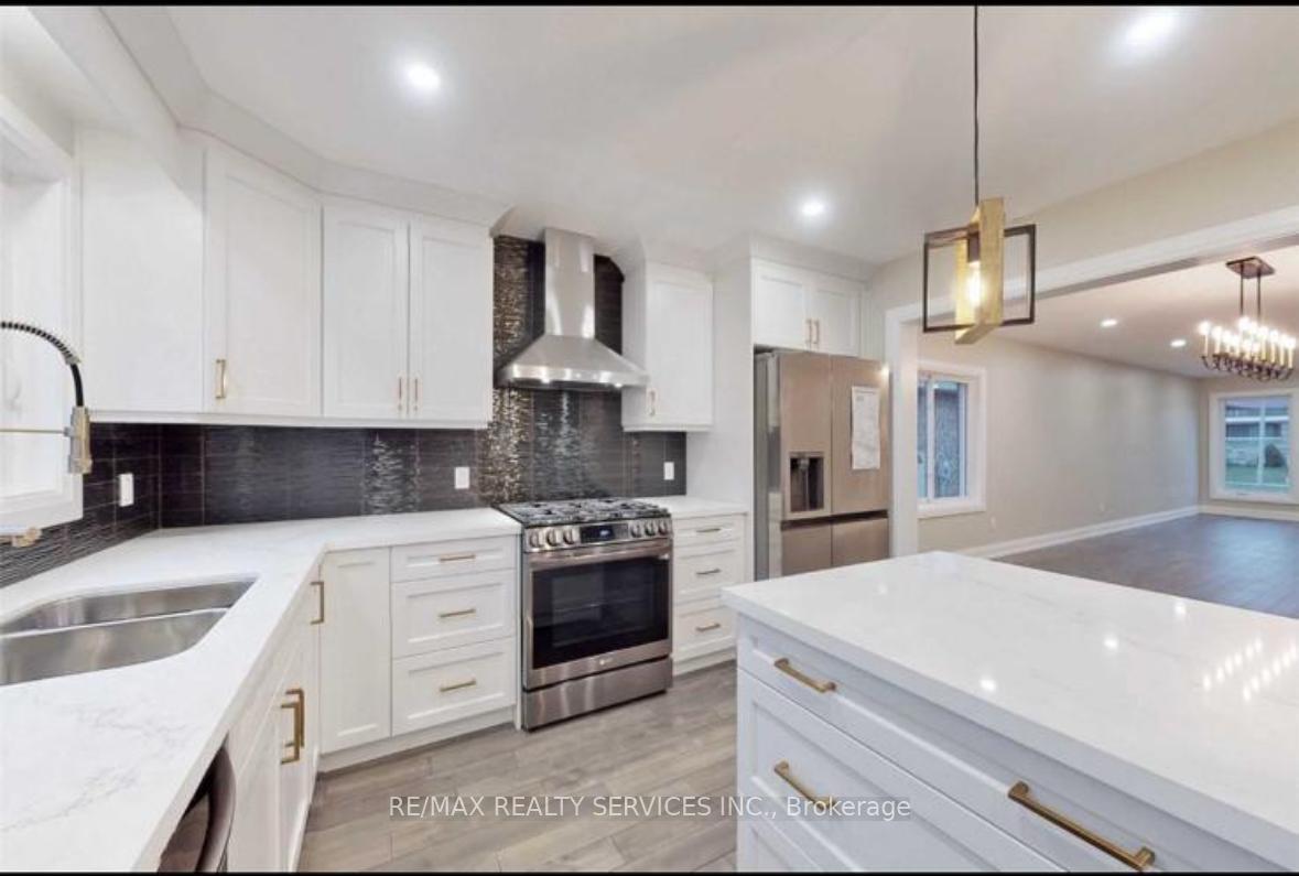 Photo 7 of 97 Wigwoss Drive, Vaughan, East Woodbridge — HOMEH