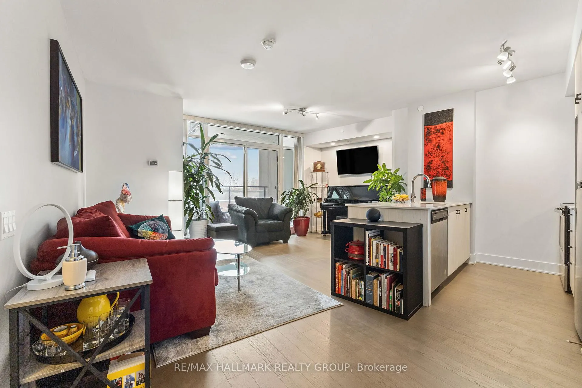 Photo 5 of Unit 418, 411 Mackay Street, Ottawa, Lindenlea — HOMEH