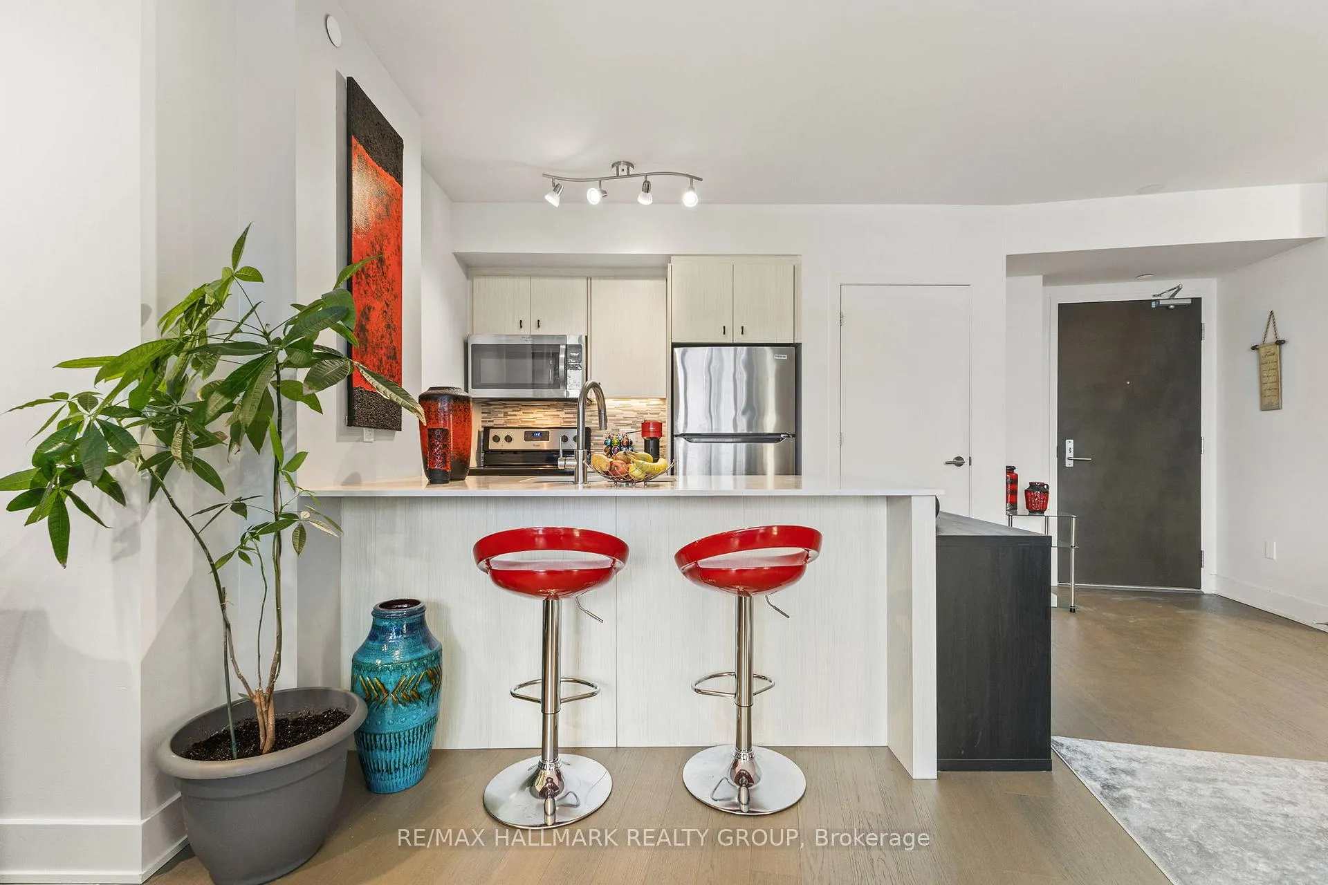 Photo 7 of Unit 418, 411 Mackay Street, Ottawa, Lindenlea — HOMEH