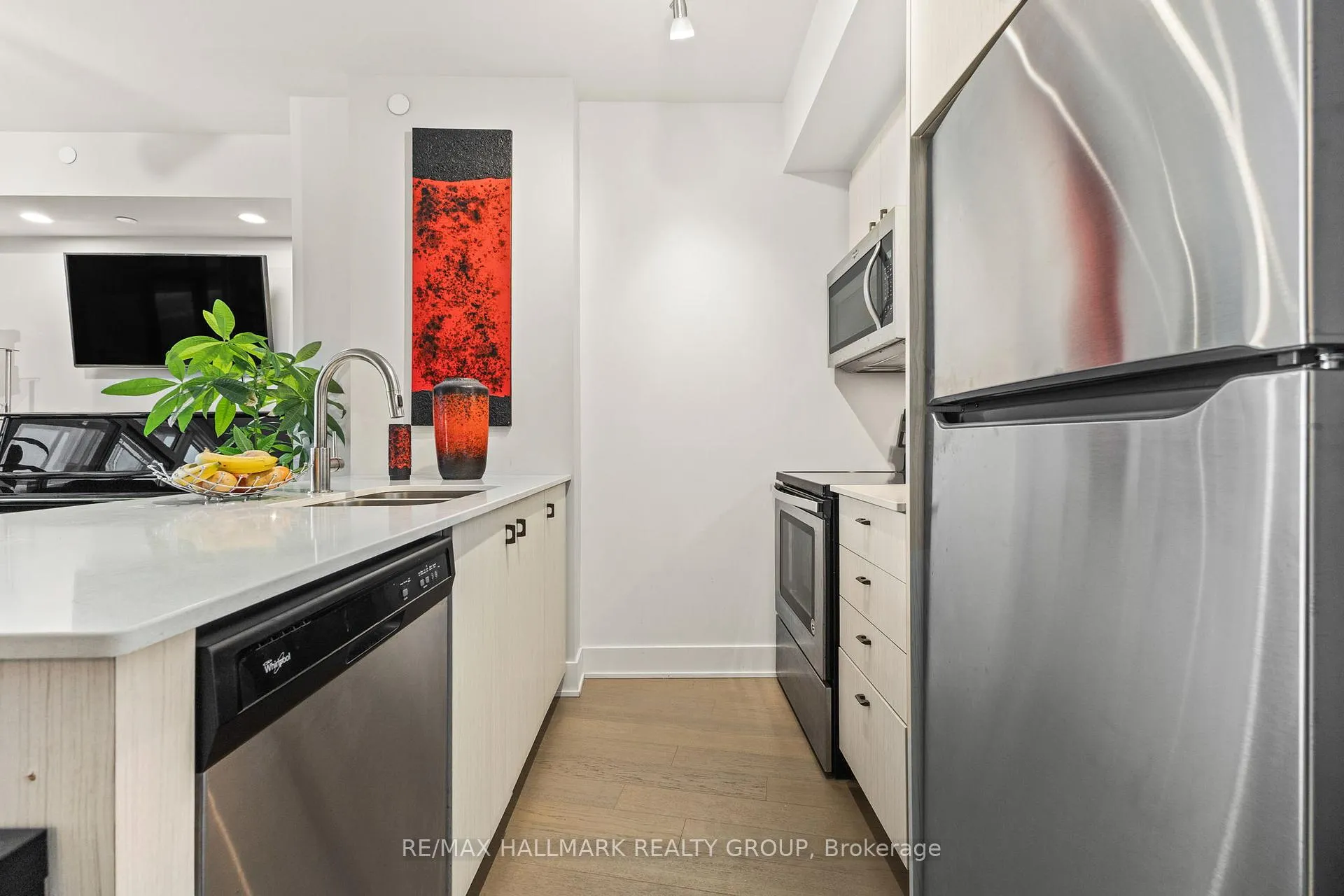 Photo 8 of Unit 418, 411 Mackay Street, Ottawa, Lindenlea — HOMEH