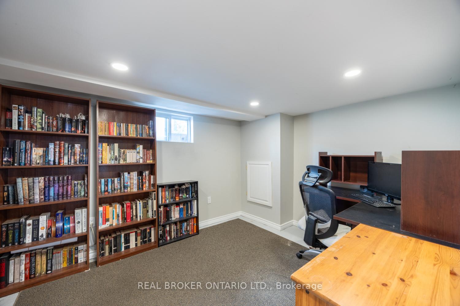 Photo 18 of 176 Lansdowne Street W, Peterborough, Town Ward 3 — HOMEH