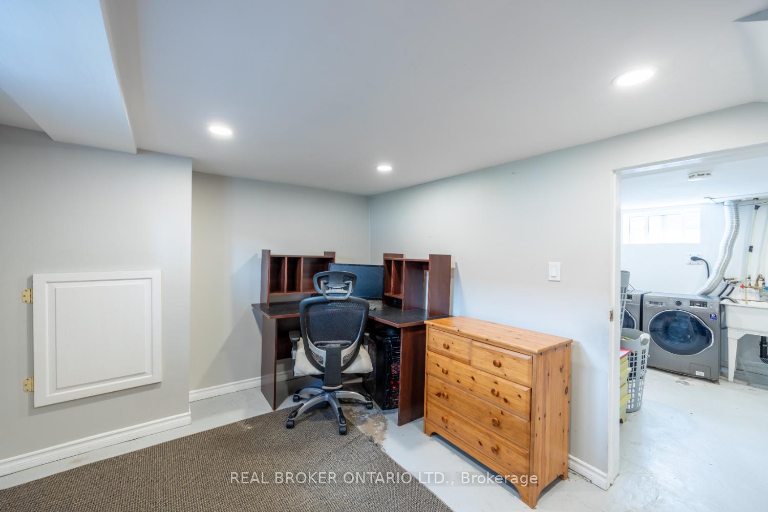 Photo 19 of 176 Lansdowne Street W, Peterborough, Town Ward 3 — HOMEH