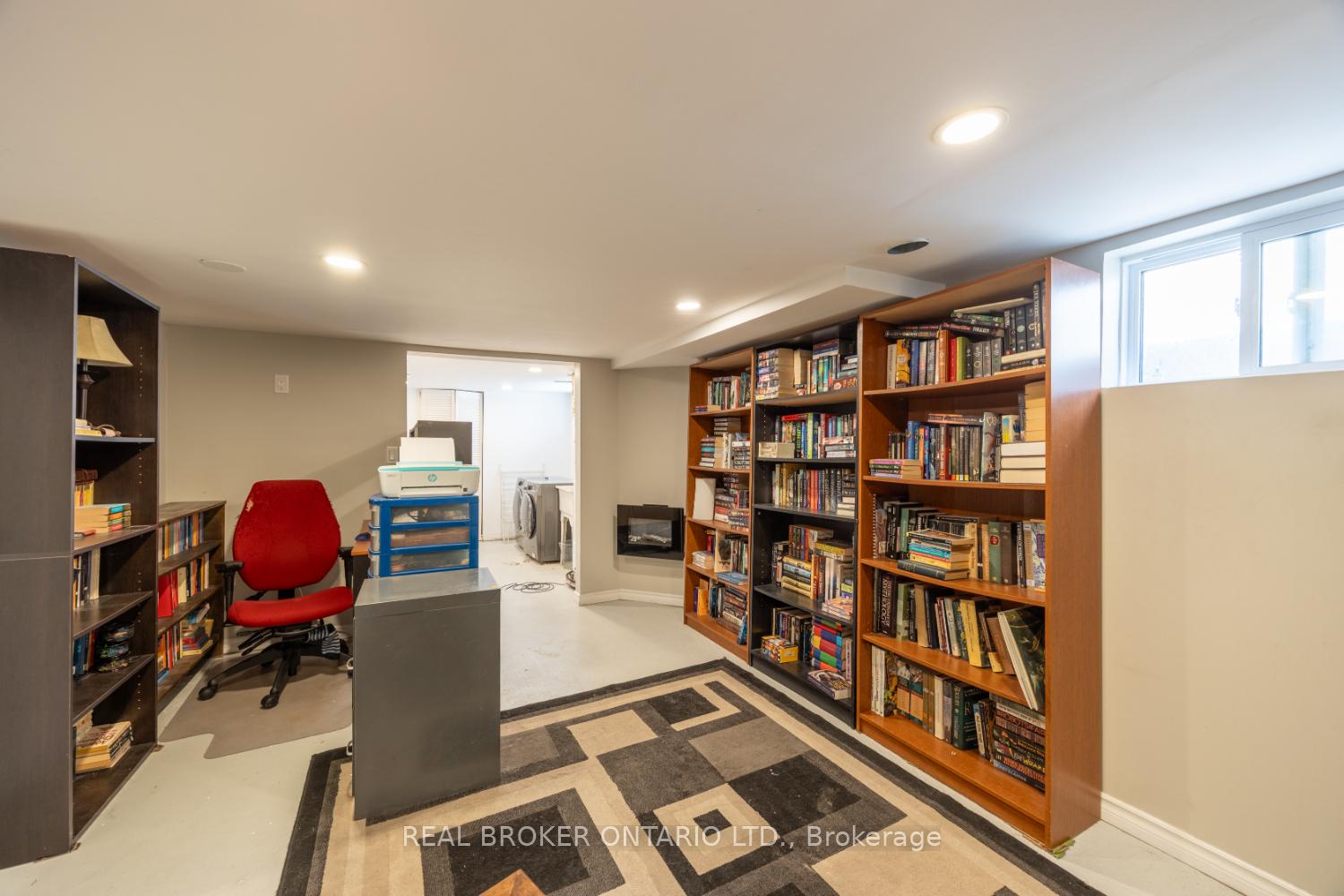 Photo 21 of 176 Lansdowne Street W, Peterborough, Town Ward 3 — HOMEH