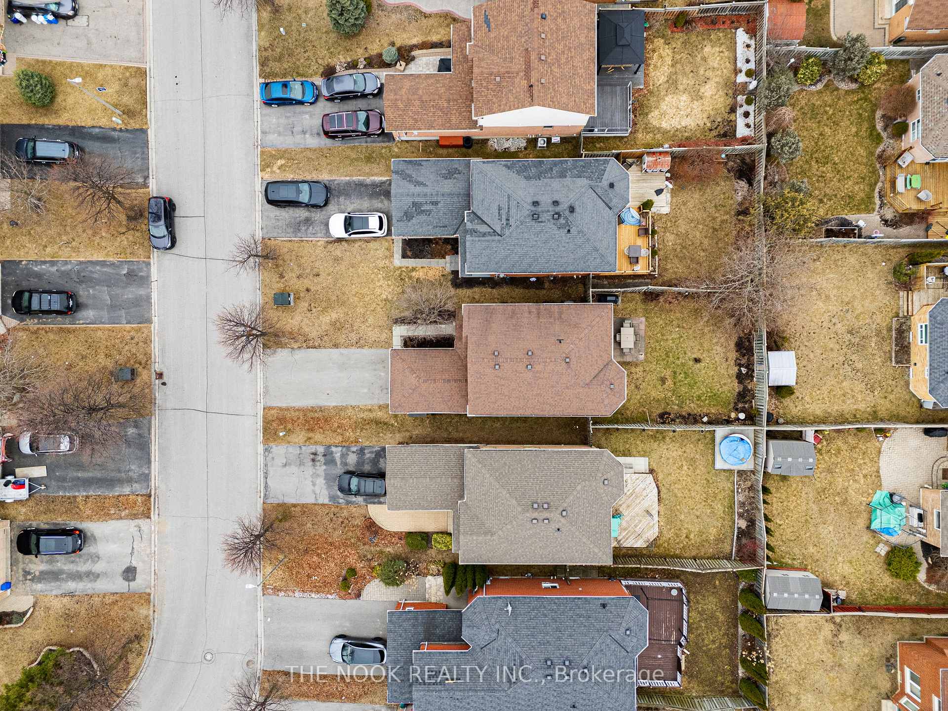 Photo 2 of 33 Old Colony Drive, Whitby, Pringle Creek — HOMEH