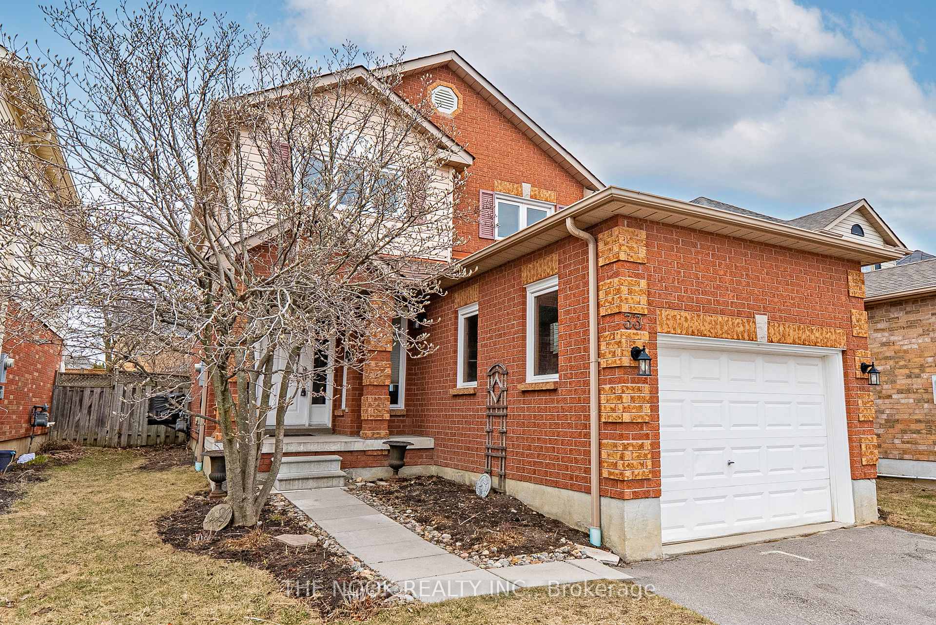 Photo 3 of 33 Old Colony Drive, Whitby, Pringle Creek — HOMEH