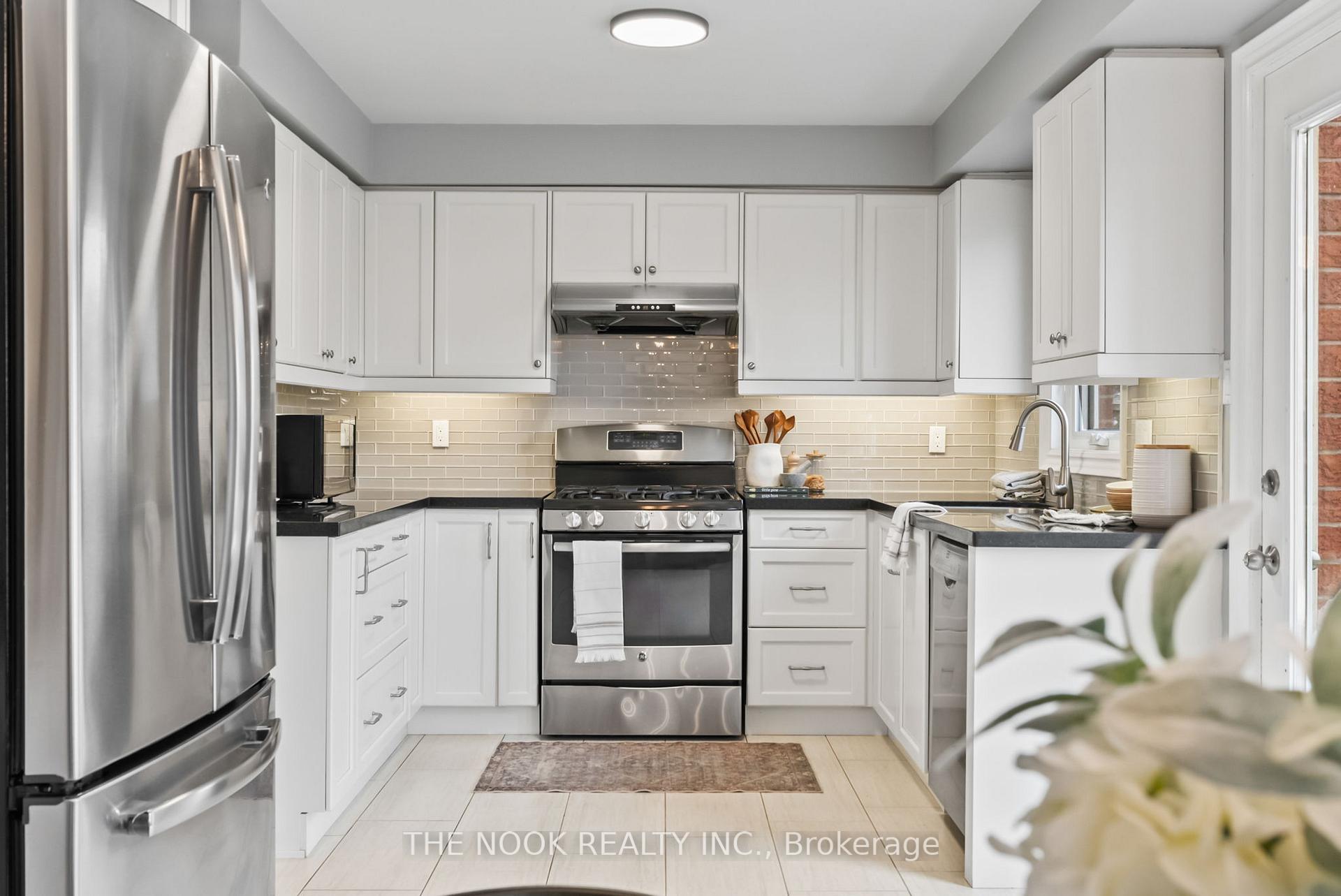 Photo 17 of 33 Old Colony Drive, Whitby, Pringle Creek — HOMEH